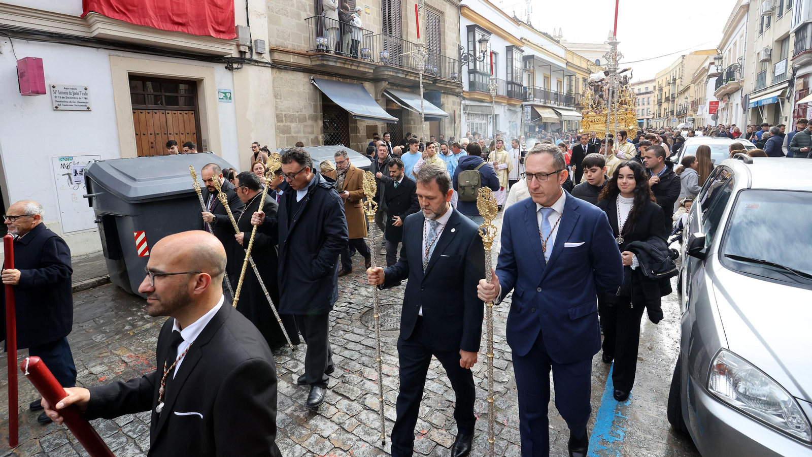 Las Viñas y El Cristo vuelven a sus templos