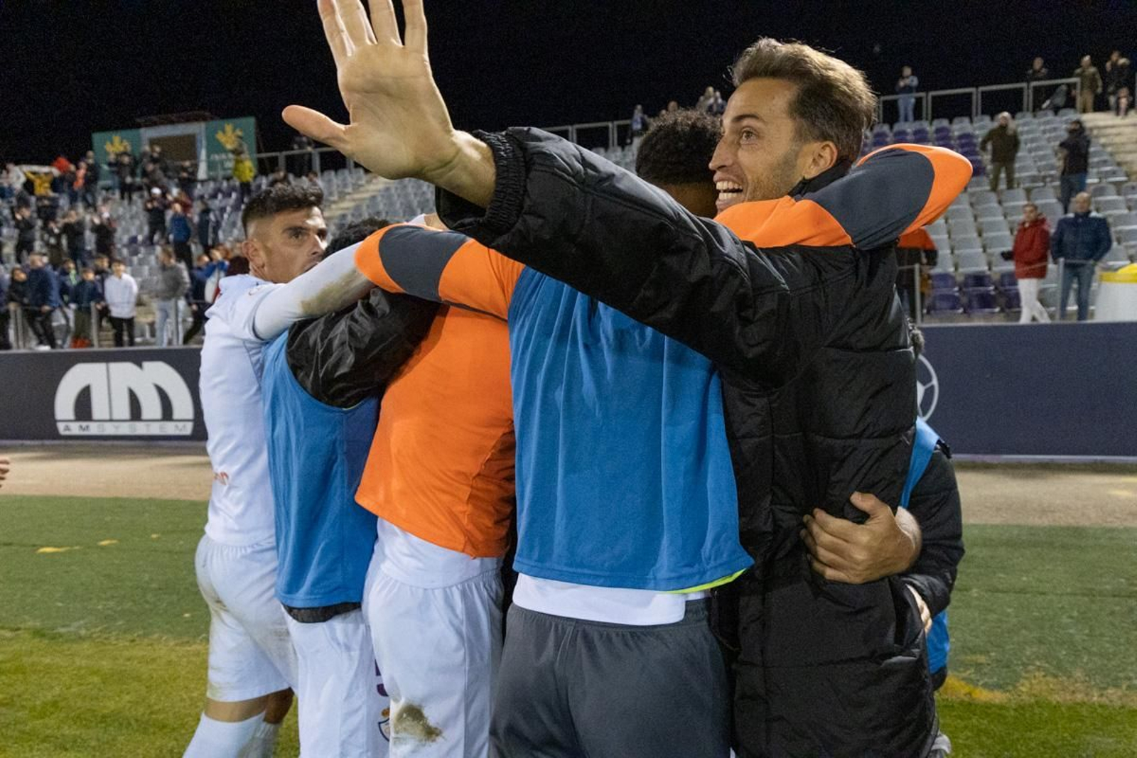 La euforia de la victoria in extremis del Real Jaén ante el Marbellí, en imágenes