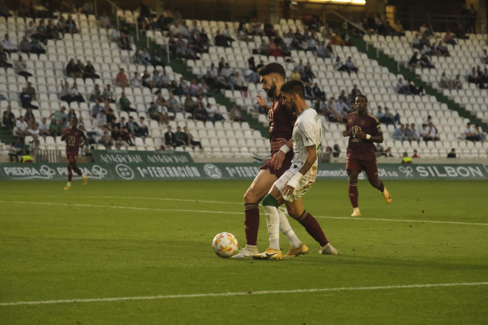 Las mejores fotos del ambiente en El Arcángel en el Córdoba CF - Badajoz