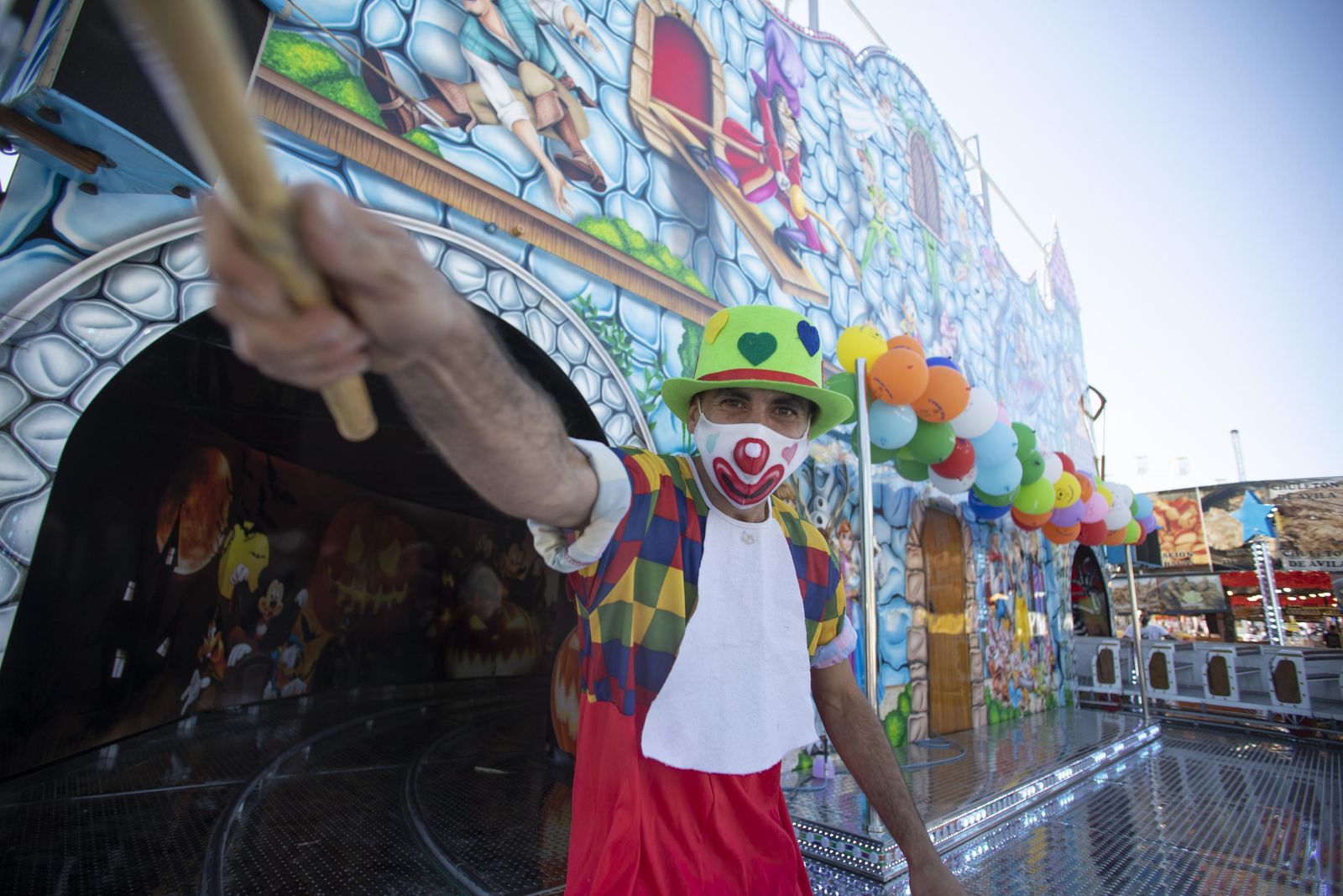 Fotos: el ferial de Granada cobra vida con los columpios