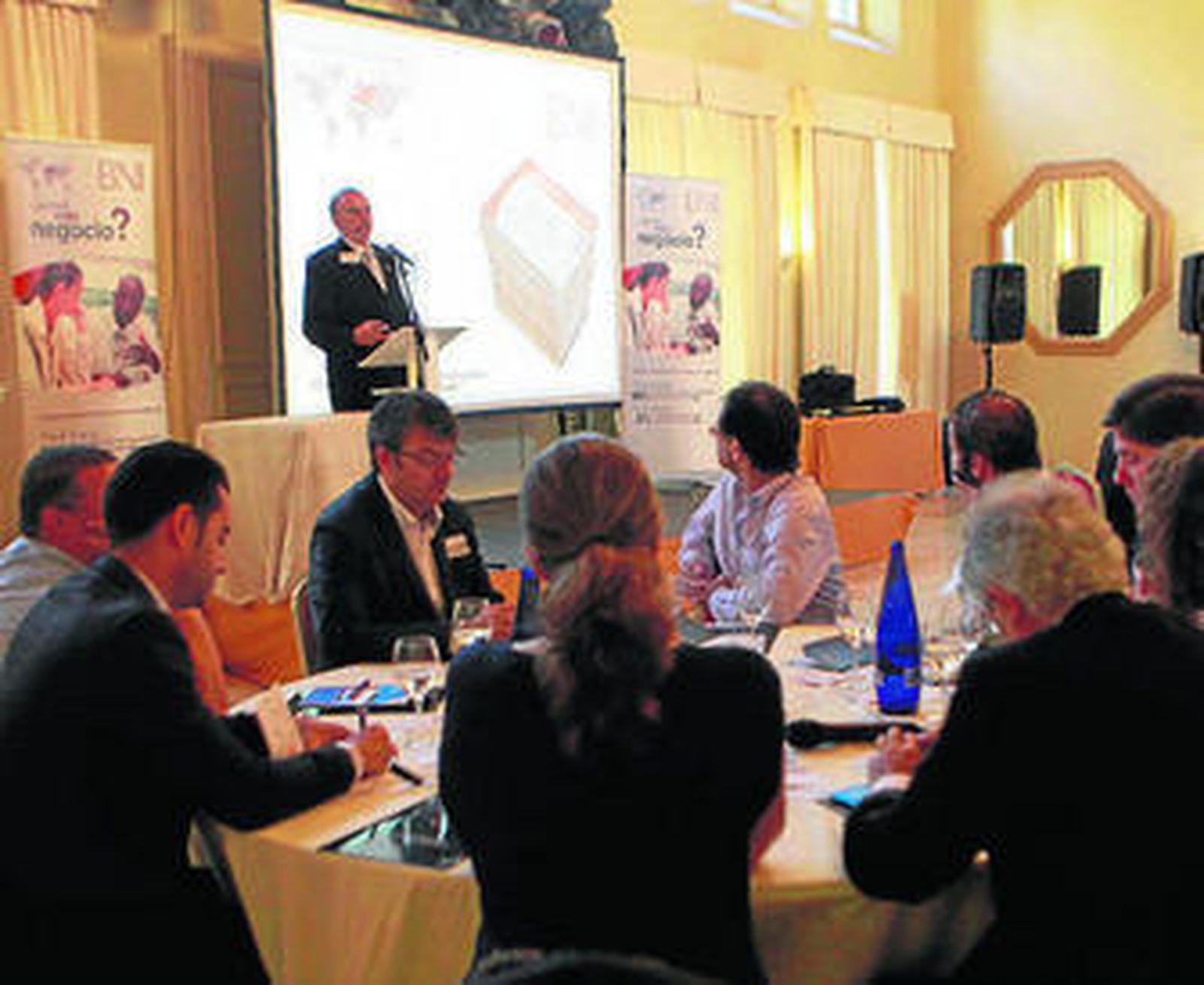 Un momento de la presentación de BNI, ayer en Guadacorte.
