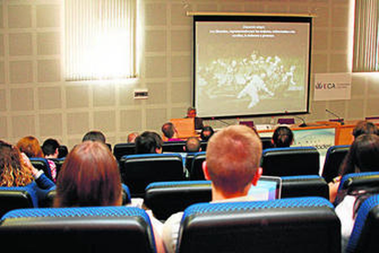 El Congreso se celebra en el edificio Constitución 1812.