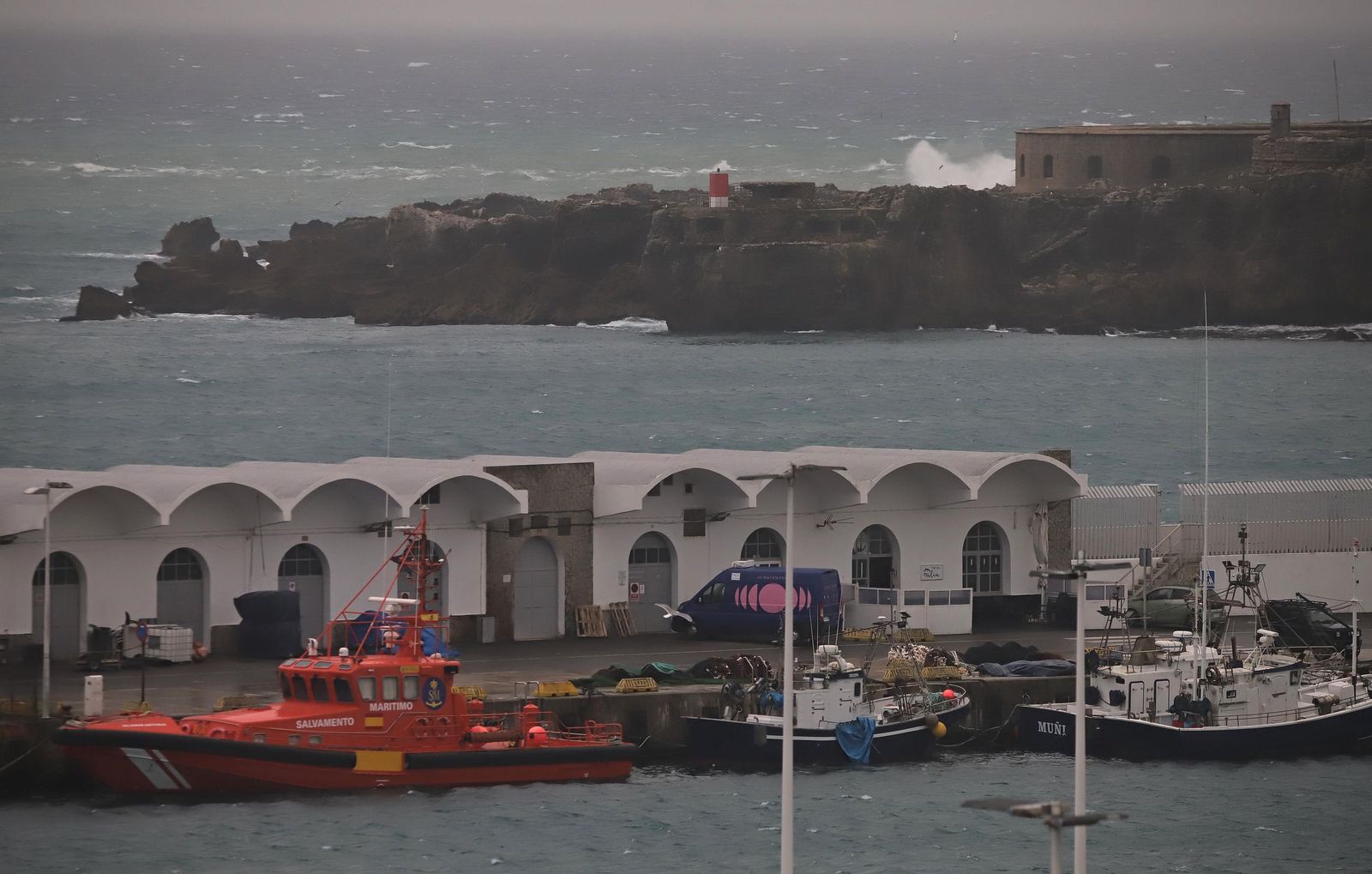 La borrasca Ingrid deja su huella en Tarifa, en imágenes