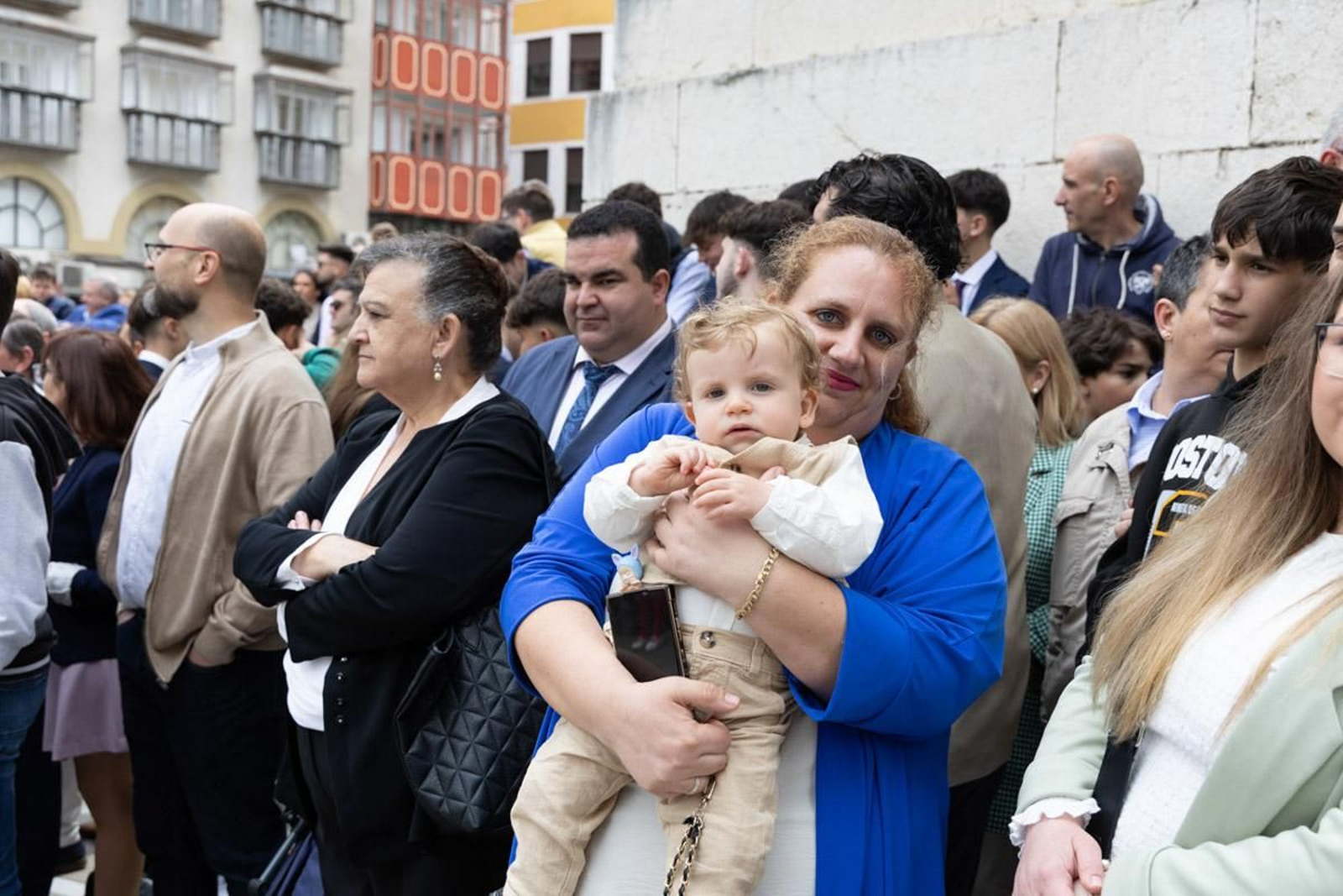 Los jiennenses se echan a la calle para presenciar la primera de las procesiones de la jornada: la Borriquilla (II)