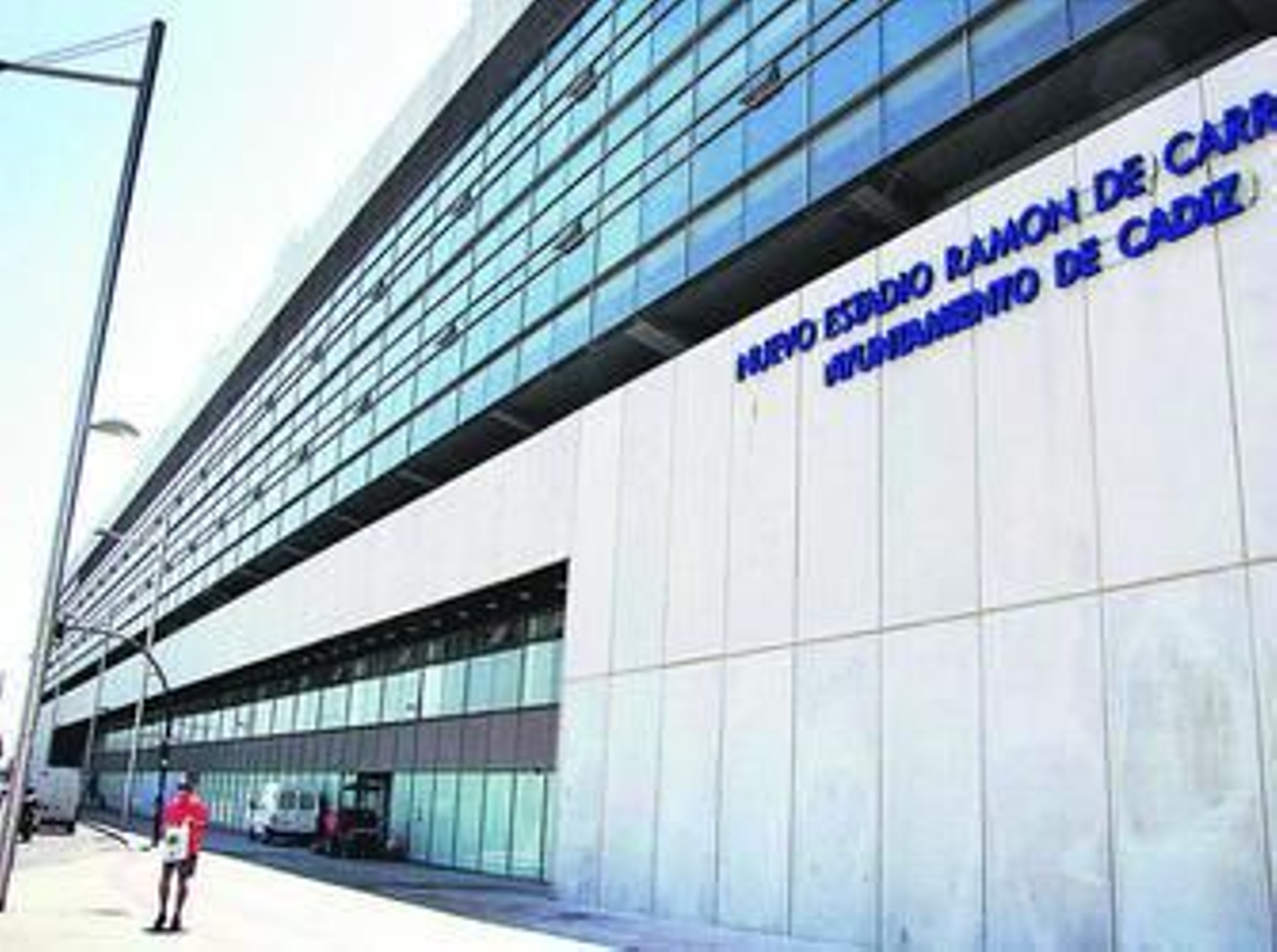 Zona del Estadio en la que se ubican los Juzgados, a los que se accede desde justo al lado de un supermercado, con el que comparte aparcamiento.