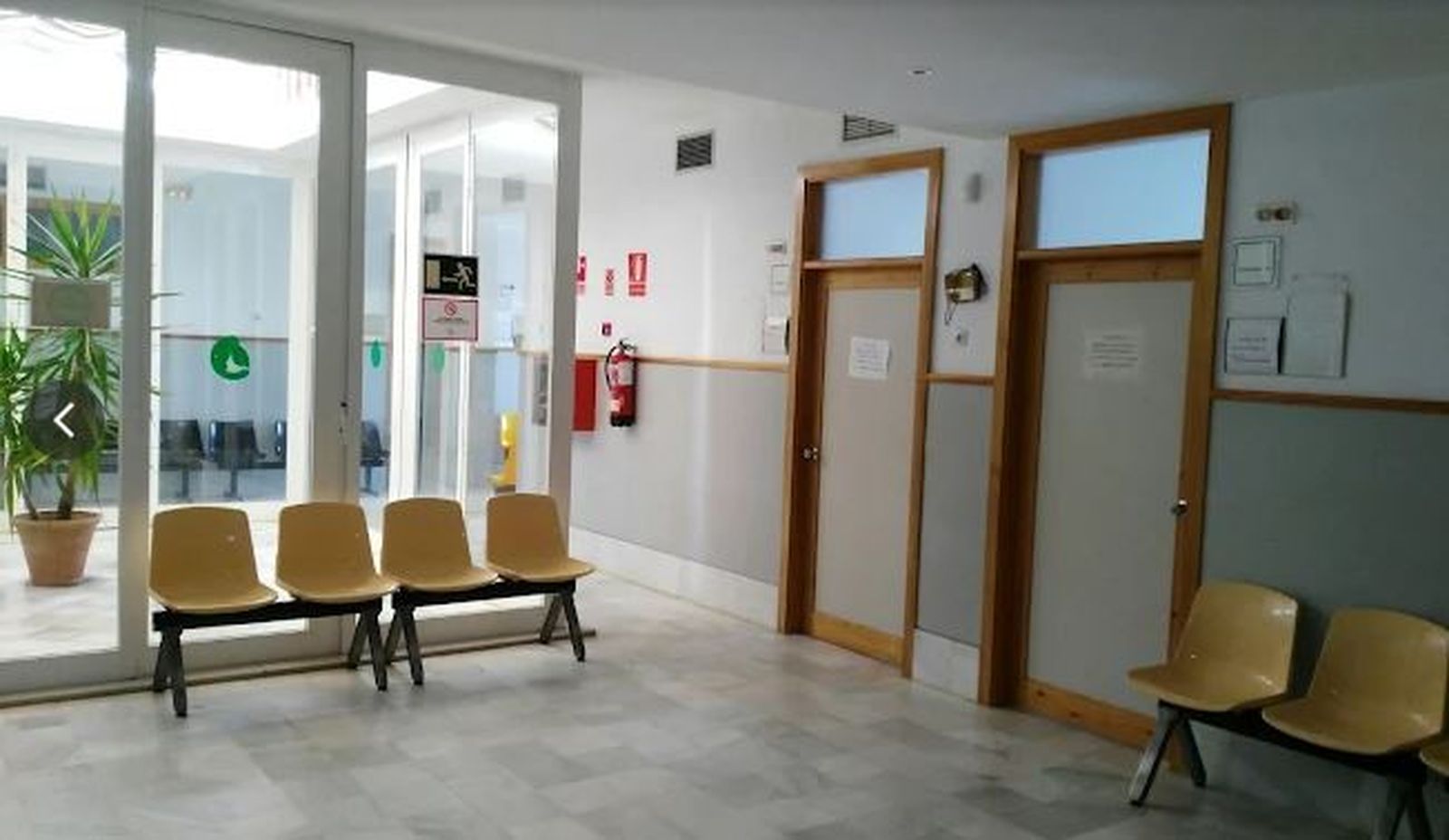 La sala de espera del consultorio de Aznalcóllar.