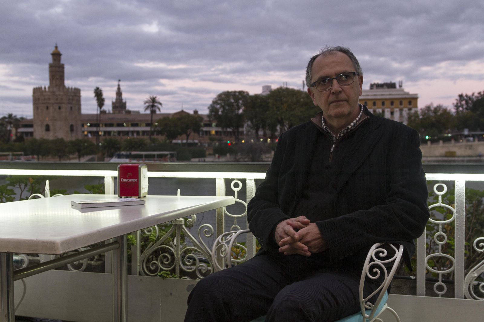 Francisco Bueno Manso, en el restaurante Río Grande, durante un momento de la entrevista.