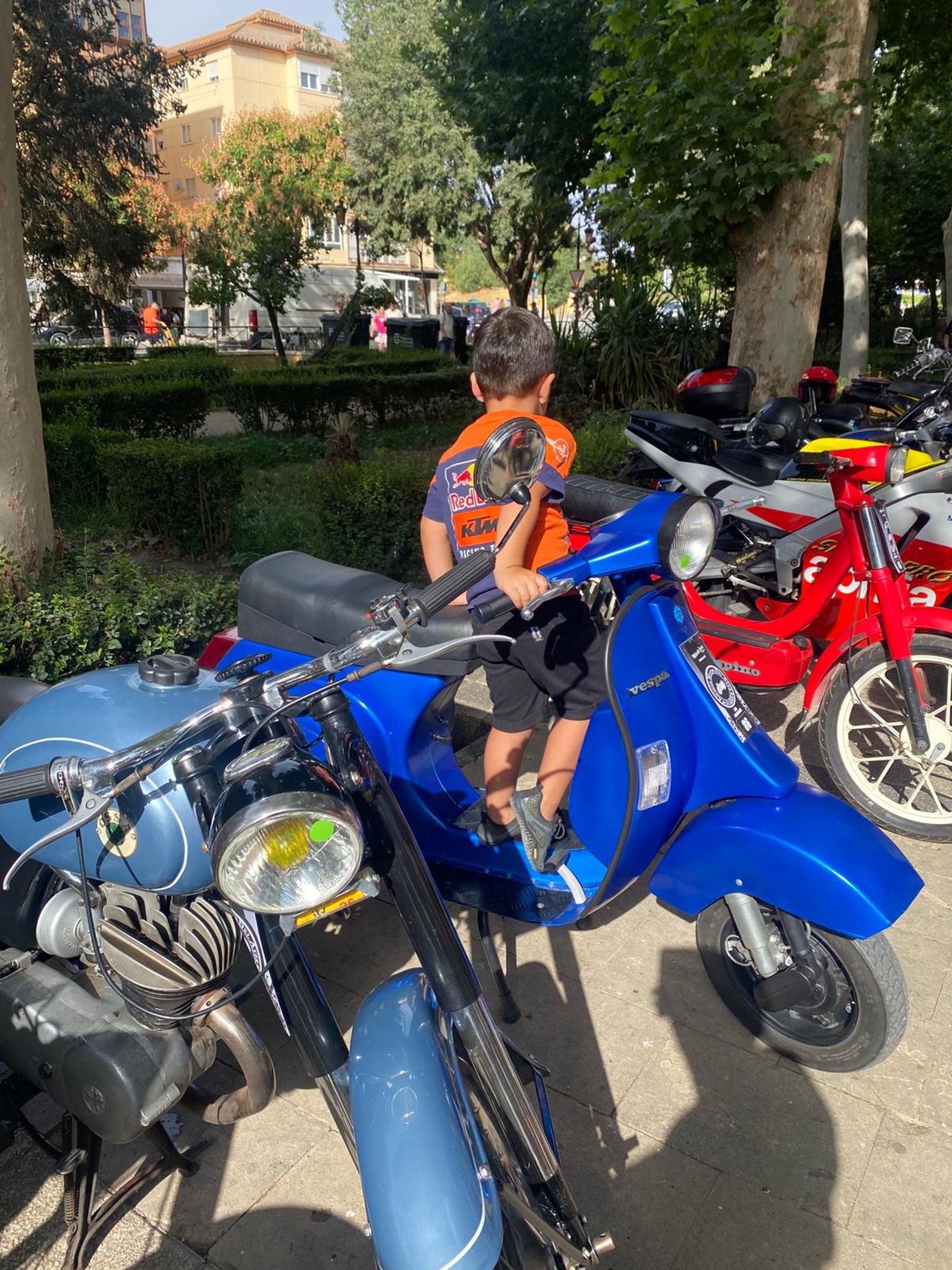 Las mejores imágenes de la XXVII Concentración de Motos de Época Ciudad de Guadix