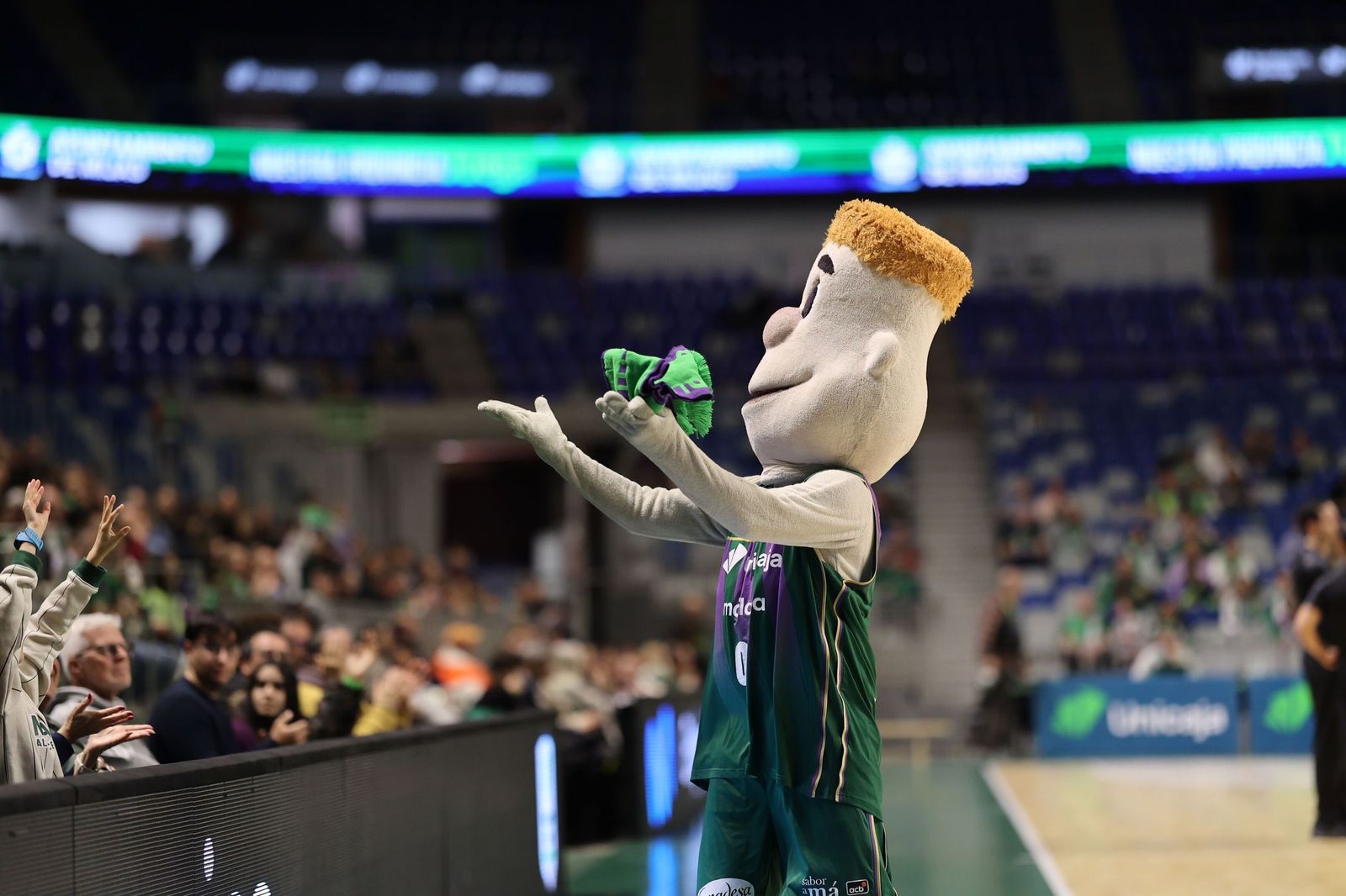 El Unicaja Mijas se da un festín en su visita al Carpena (78-46)