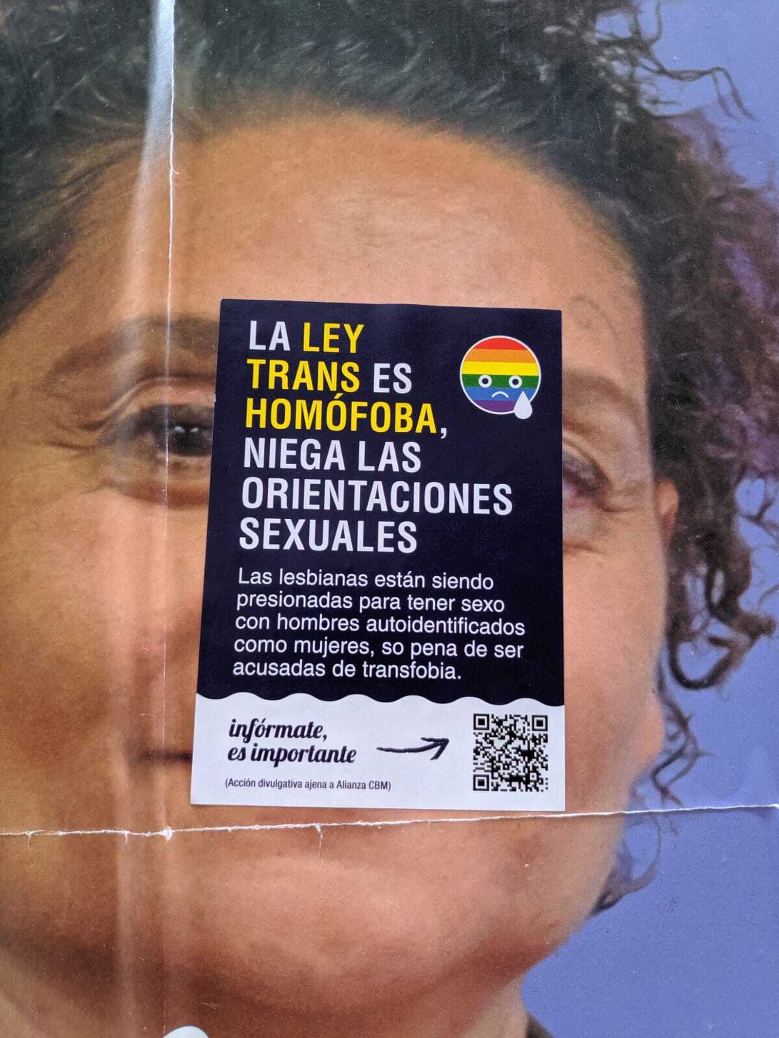 Uno de los carteles de Marina Liberato boicoteado.
