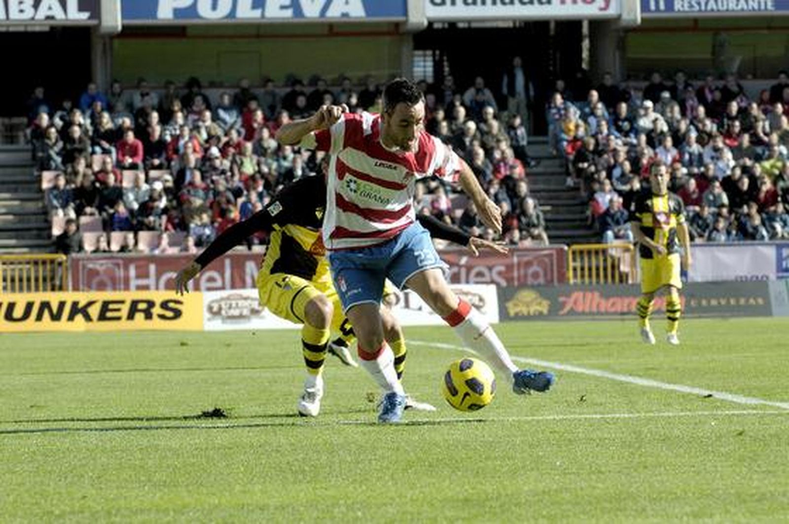 El Granada saca un punto ante el Córdoba

Foto: J.Ochando