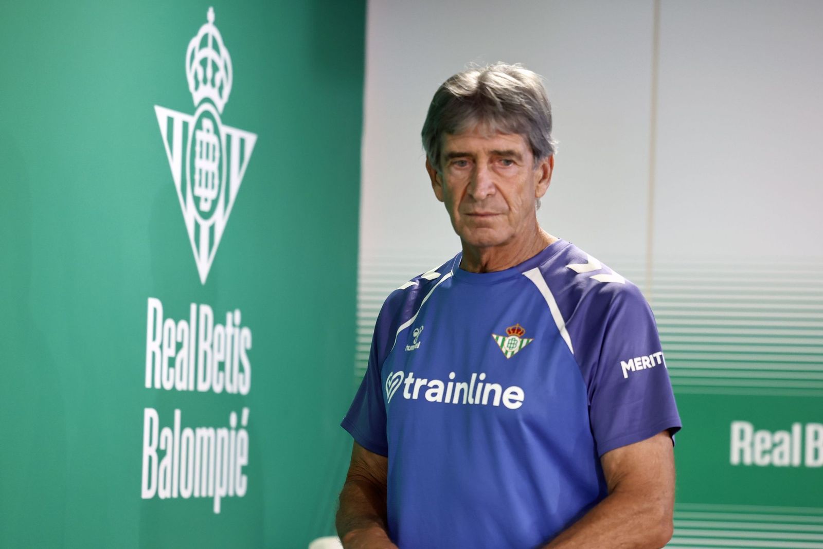 Manuel Pellegrini, en la sala de prensa del Estadio La Cartuja antes de una comparecencia.