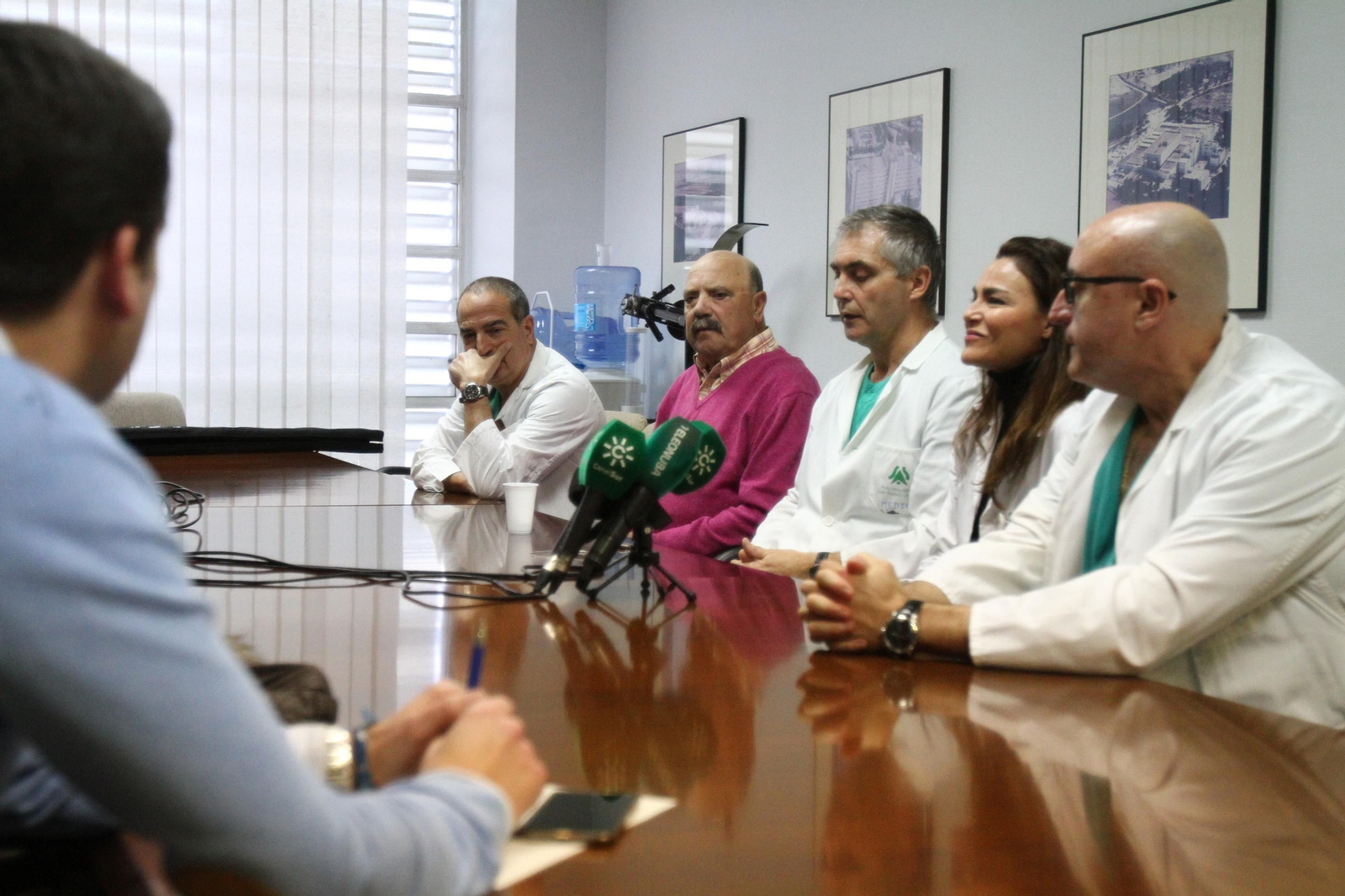 El Hospital Juan Ramón Jiménez implanta los dos primeros marcapasos sin cable en pacientes onubenses