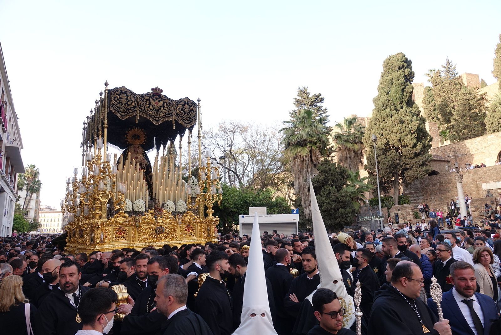 Las fotos de la cofradía del Amor, en el Viernes Santo de Málaga