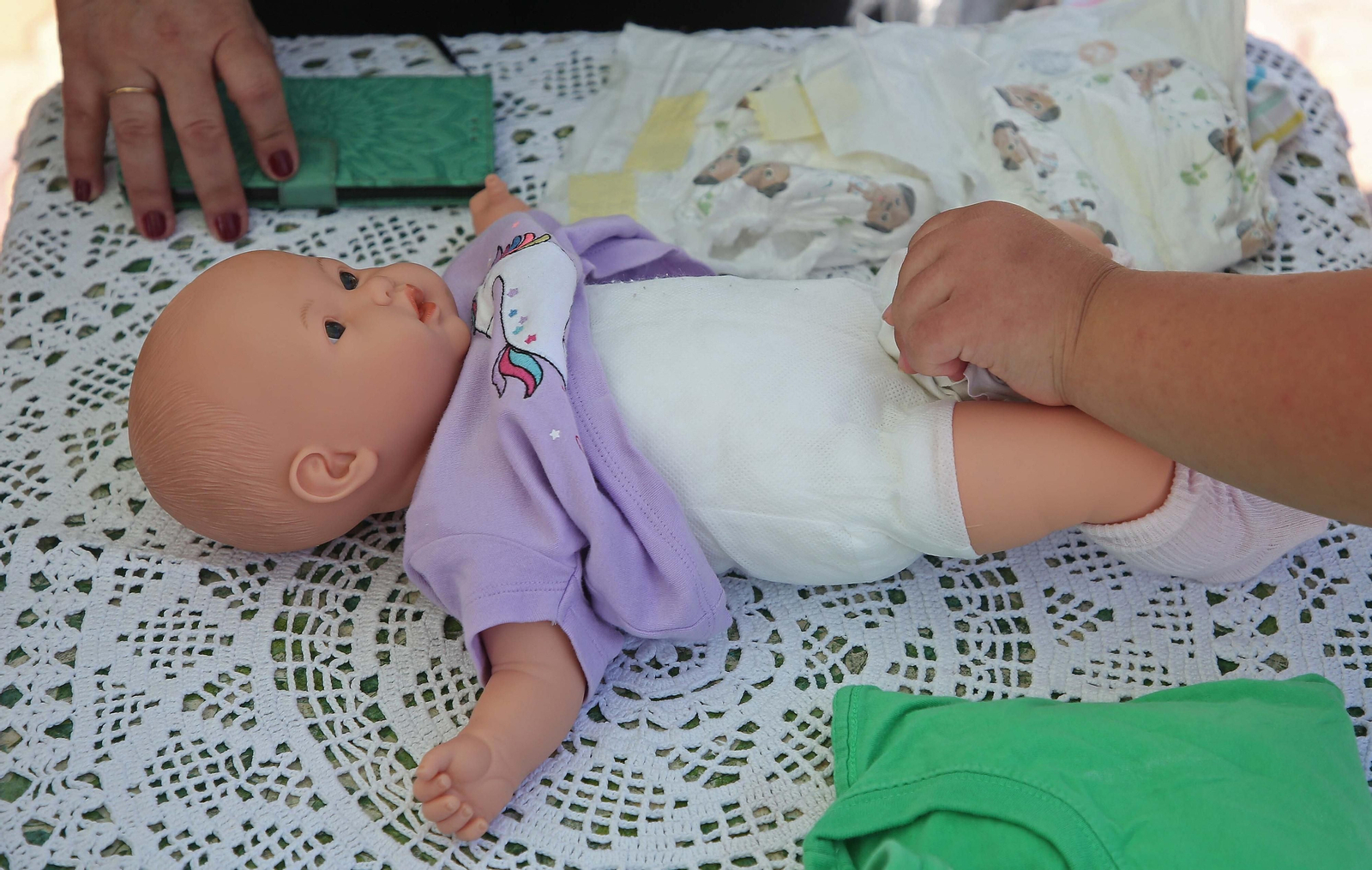 Fotos de las actividades de 'Emociónate con Barrio Vivo' en la playa de Getares