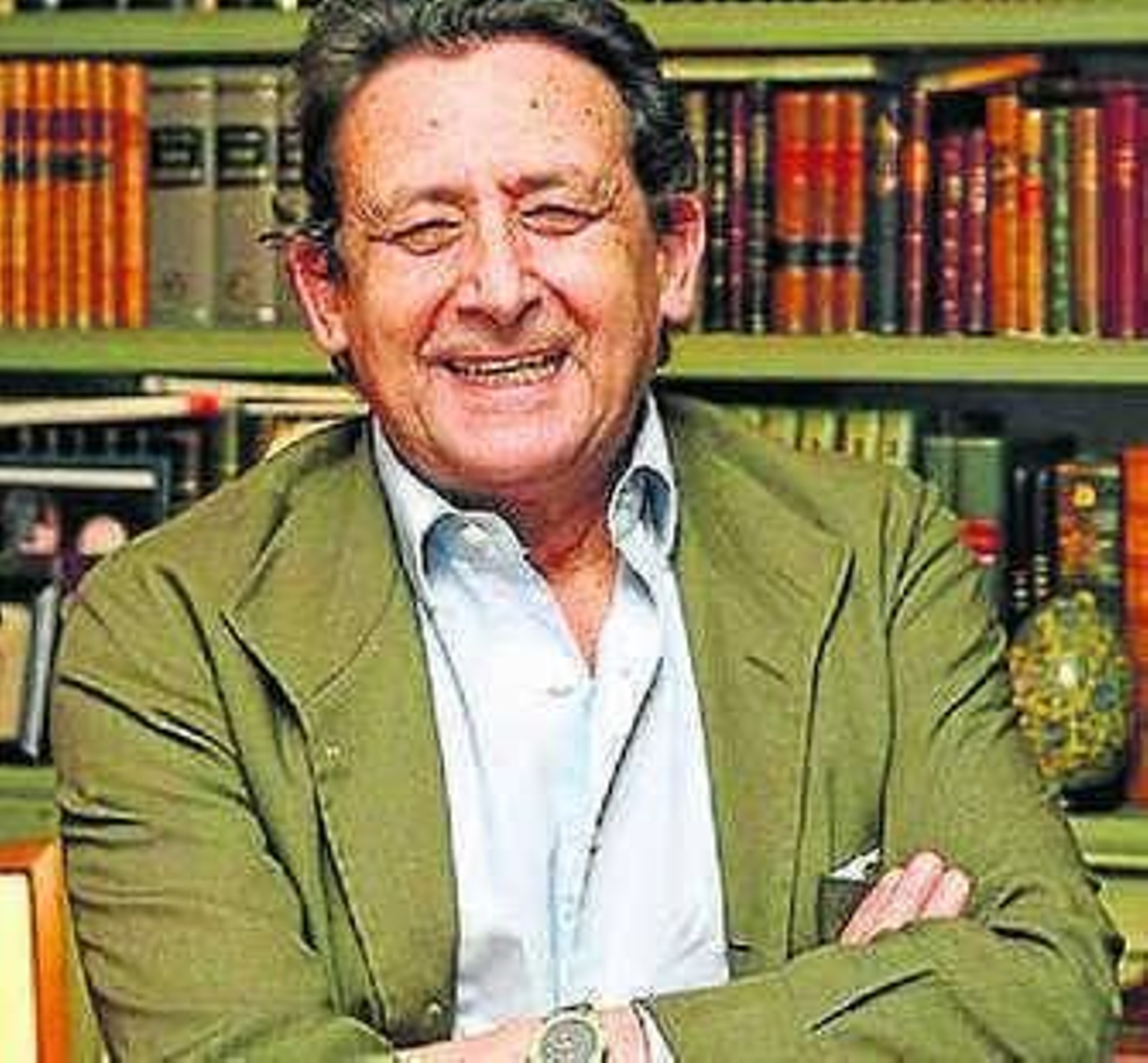 El escritor Alfonso Ussía Muñoz Seca, en uno de sus visitas a El Puerto, ciudad natal de su abuelo Pedro Muñoz Seca y donde se encuentra el barco Norte V.