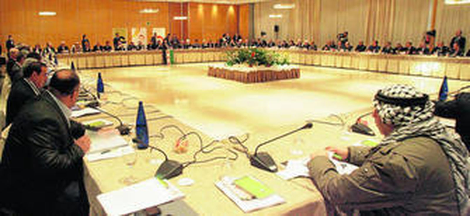 Vista de la sala en la que se celebran las reuniones de la oposición siria.