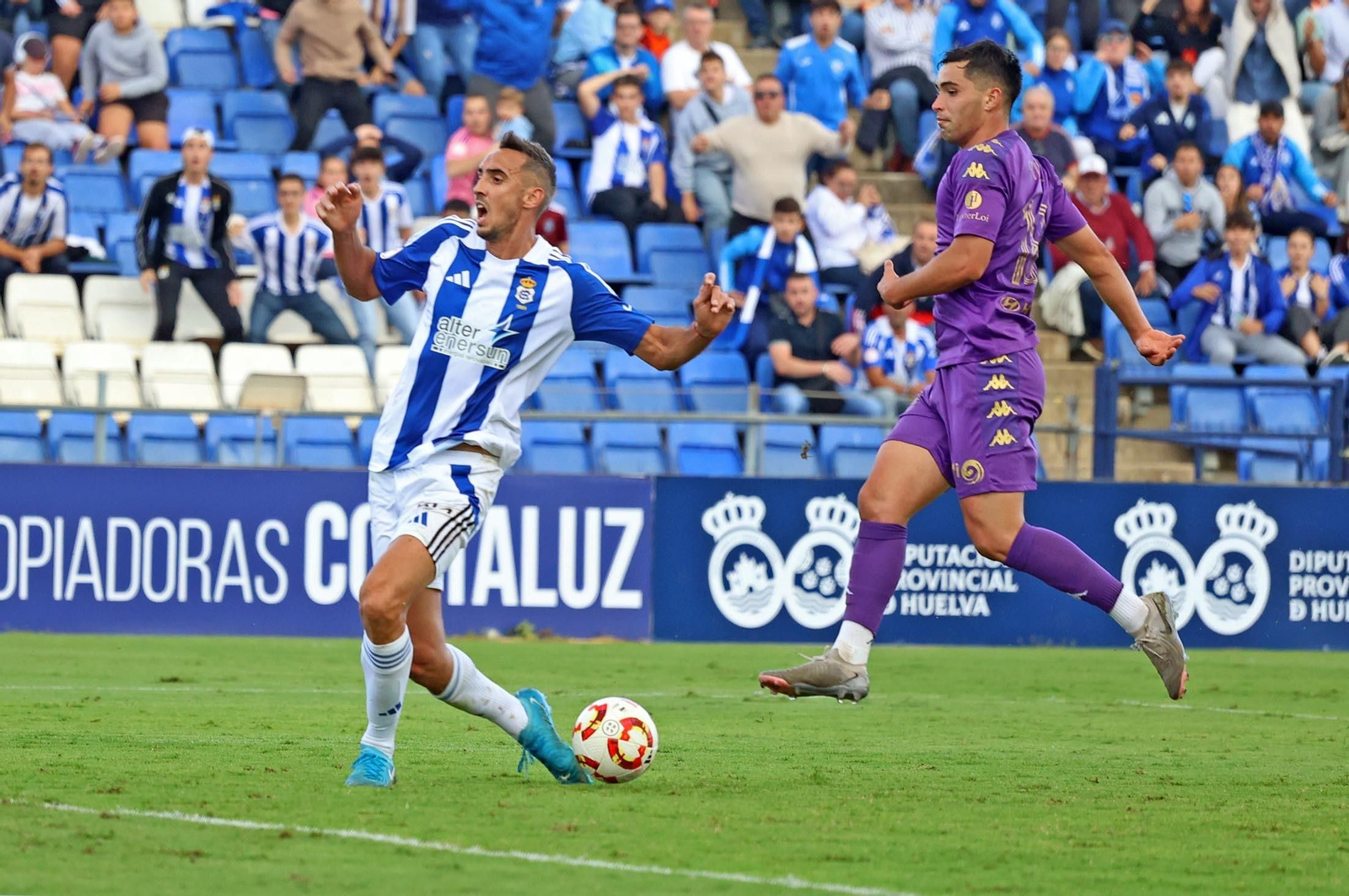 Momento en el que Stich hace el penalti sobre Pablo Caballero.