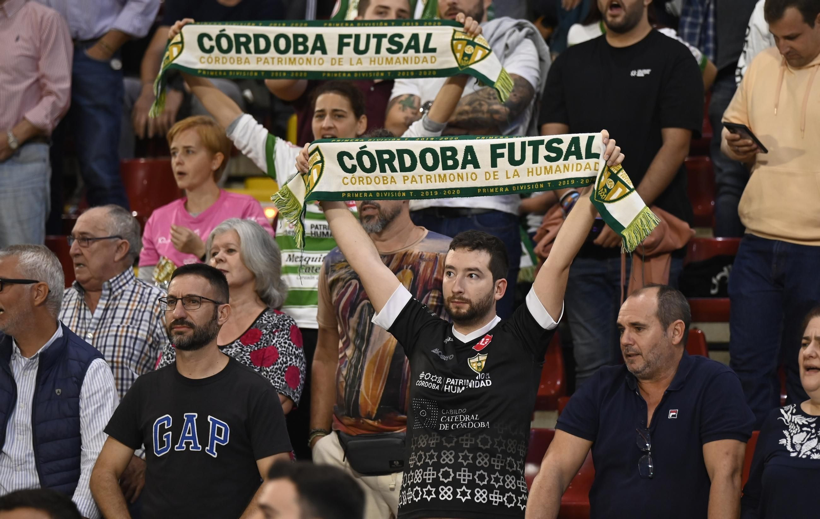 Las mejores fotos del ambiente en Vista Alegre en el Córdoba Futsal - Mazanares