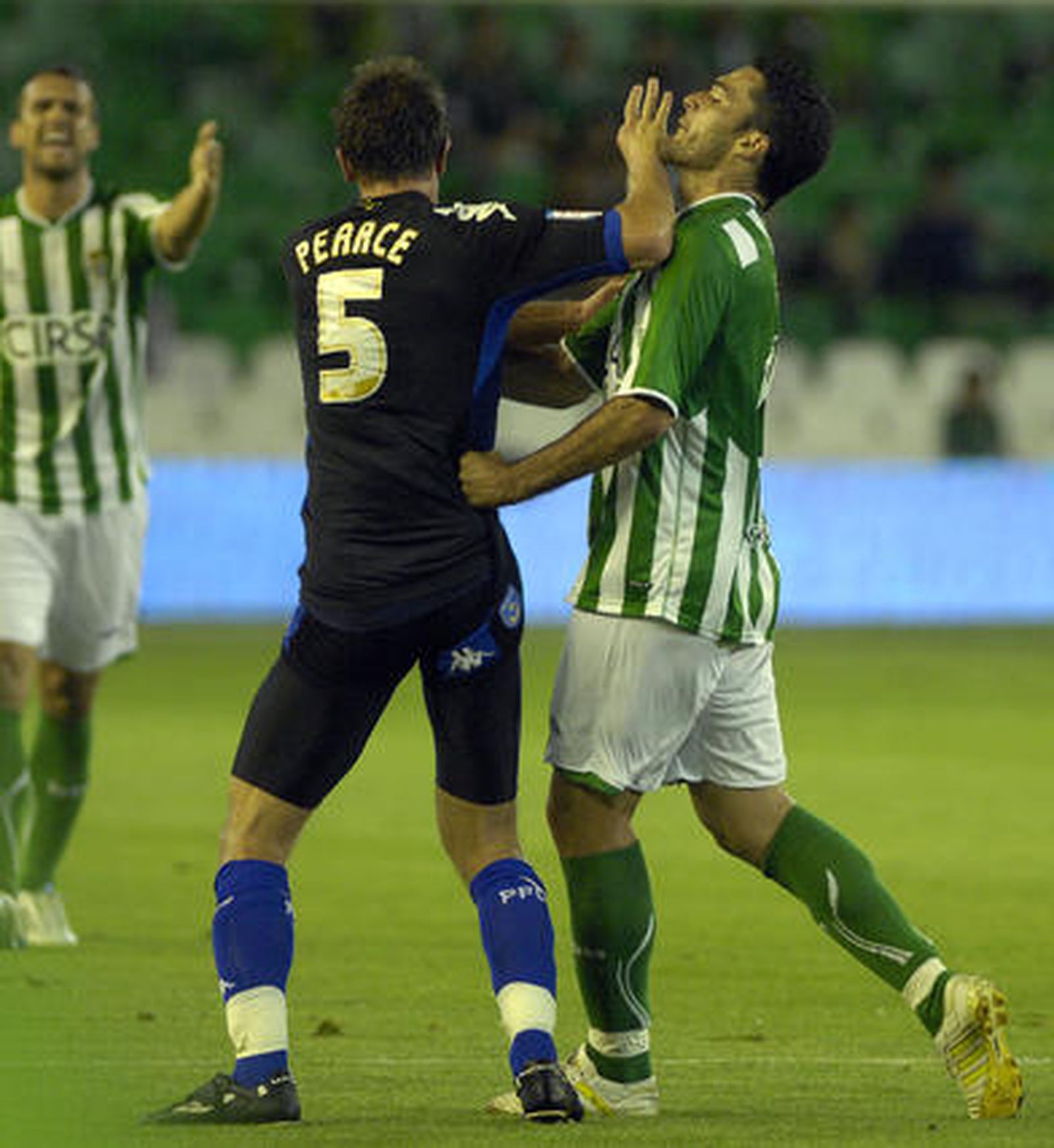 Imágenes del partido entre el Real Betis y el Portsmouth inglés.

Foto: Manuel Gómez