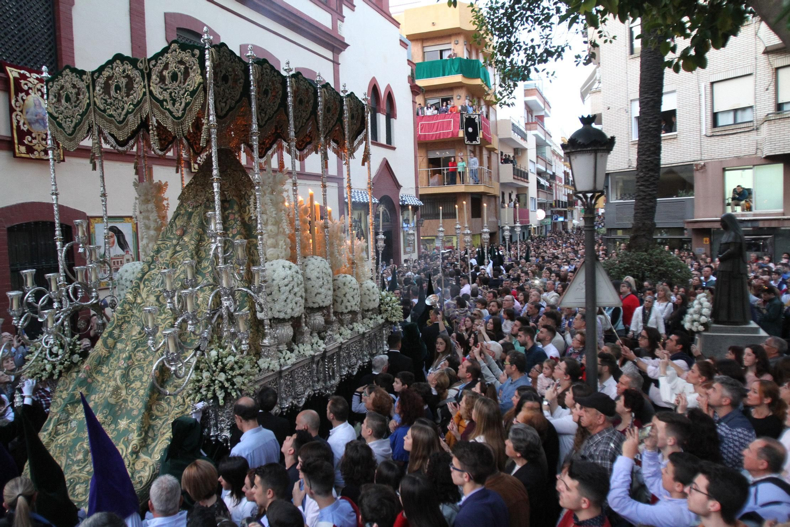 Imágenes de la Hermandad del Santísimo Cristo de la Expiración y Nuestra Señora de la Esperanza