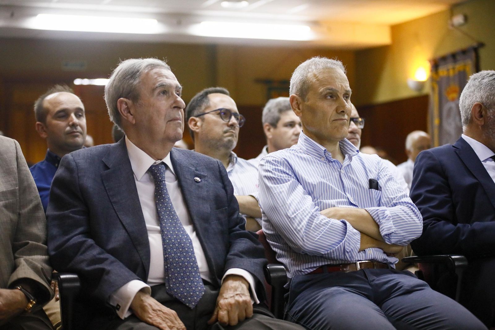 Las imágenes de la charla de Jesús Narciso Núñez Calvo sobre 'La creación de la Guardia Civil como nuevo modelo de seguridad pública' en Almería