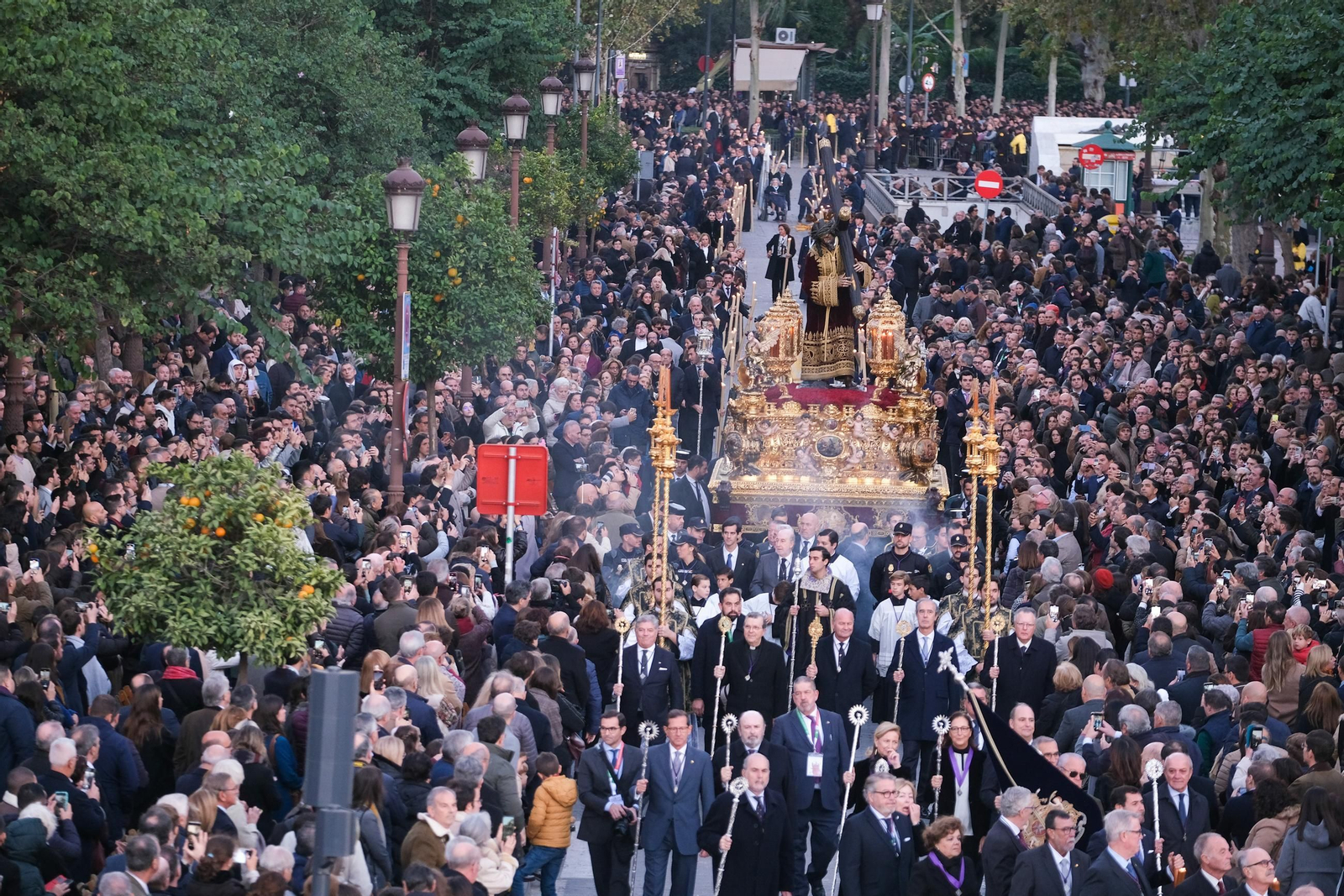 Imágenes de la procesión Magna, desde la Torre del Oro