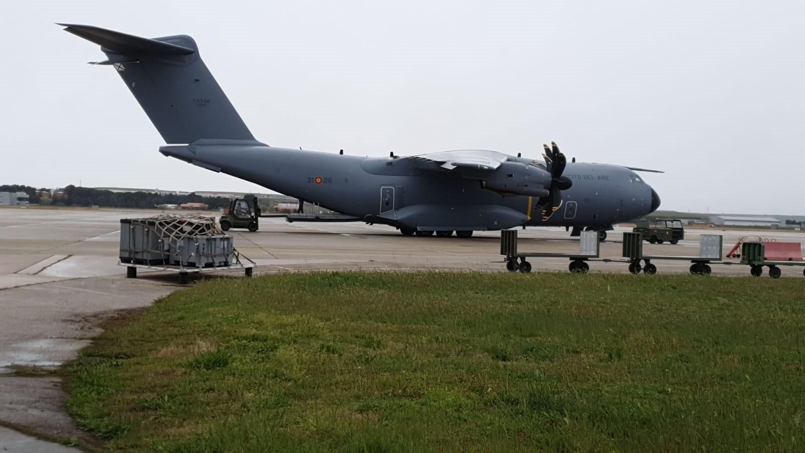 El A400M que ha transportado el material sanitario