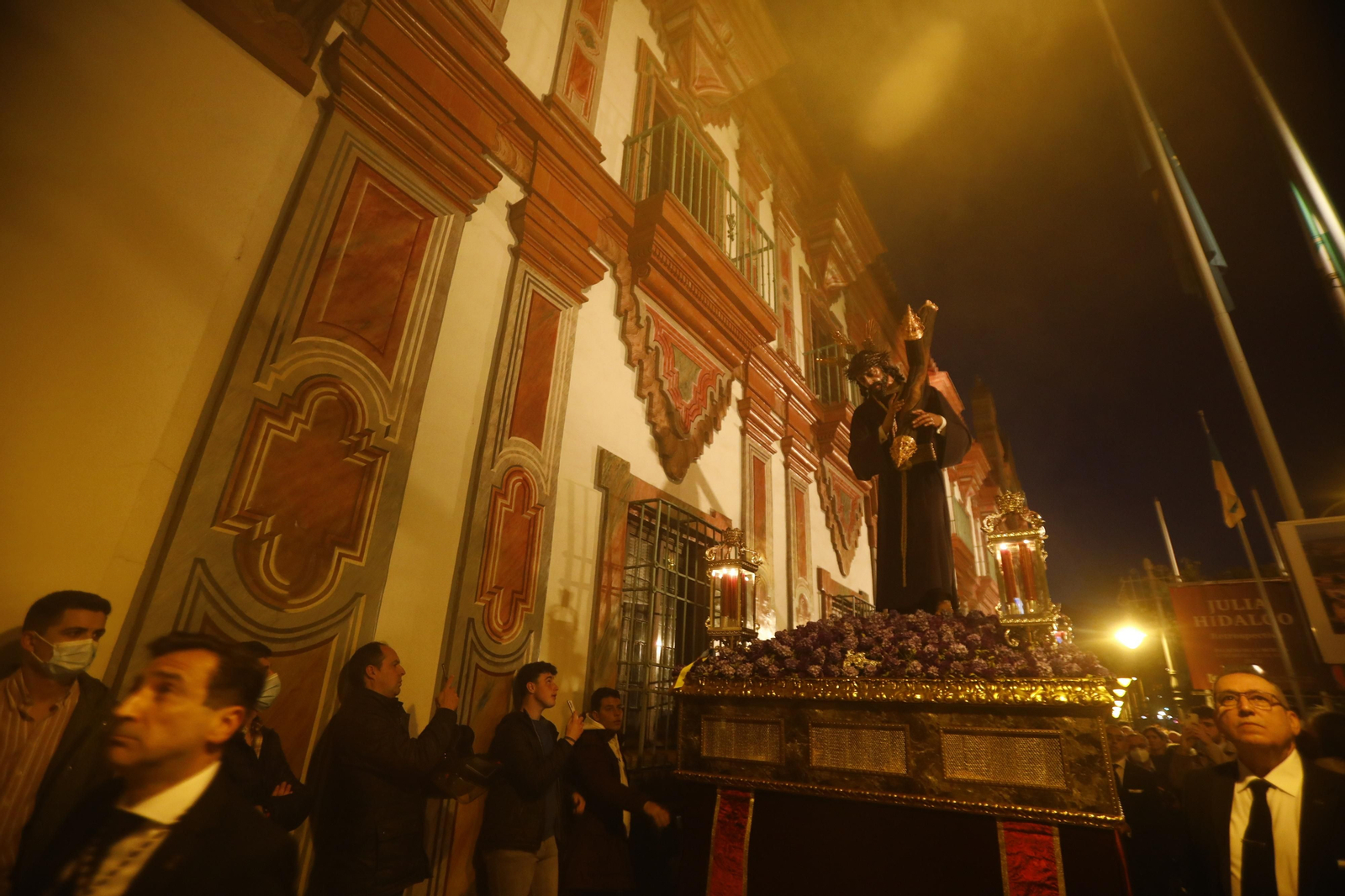 El vía crucis del Señor del Soberano Poder de Córdoba, en imágenes