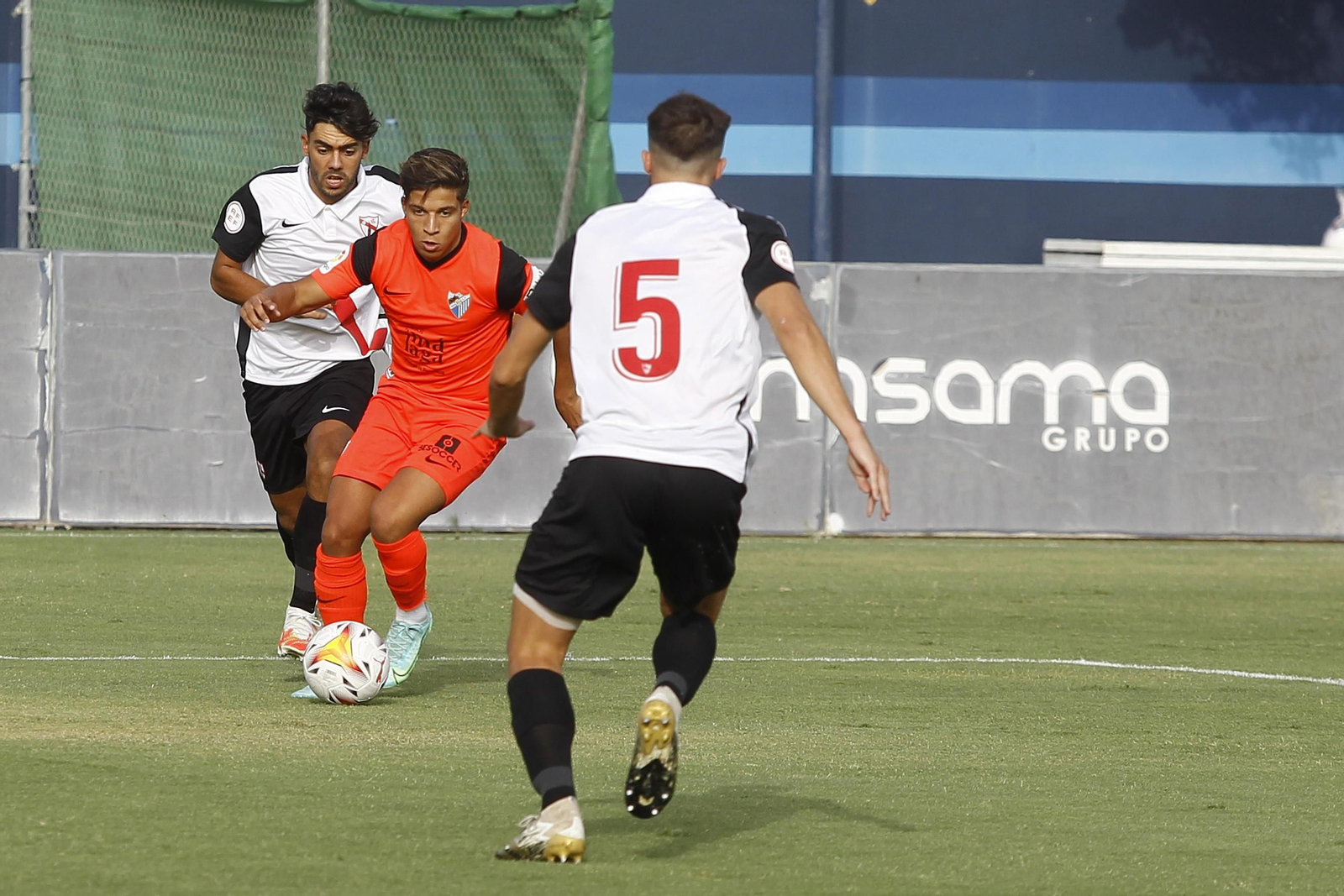 El Málaga CF-Sevilla Atlético, en fotos