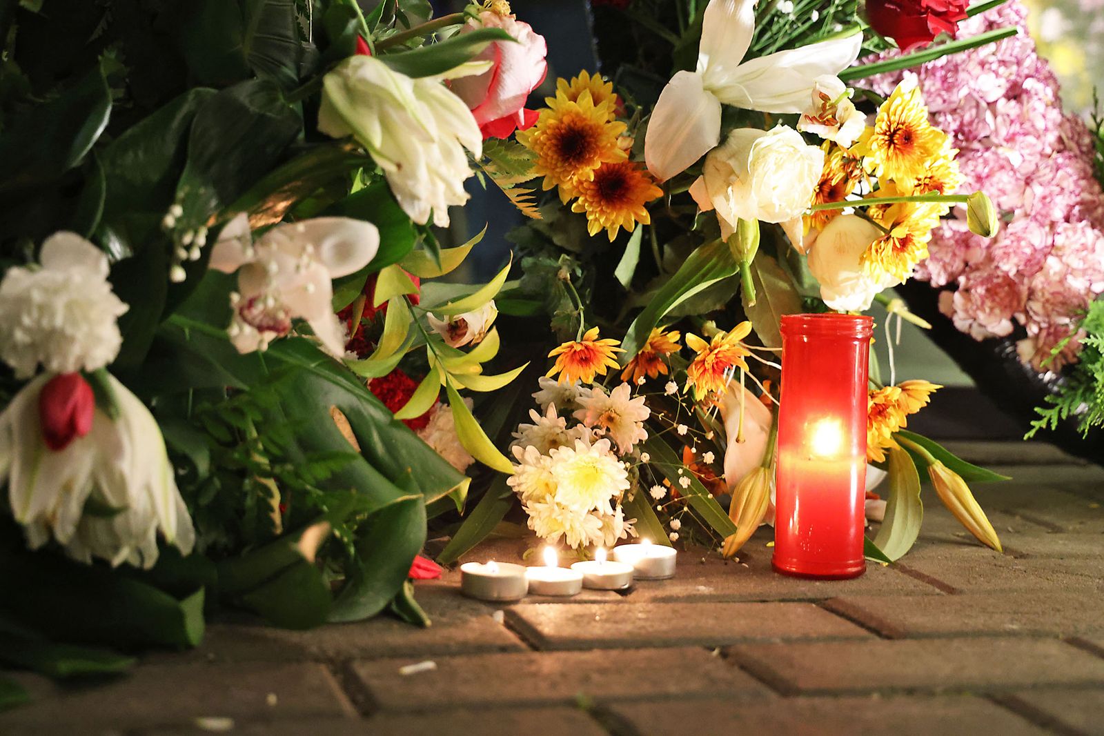Las fotografías de la vigilia por los fallecidos en el accidente de tren  de Adamuz