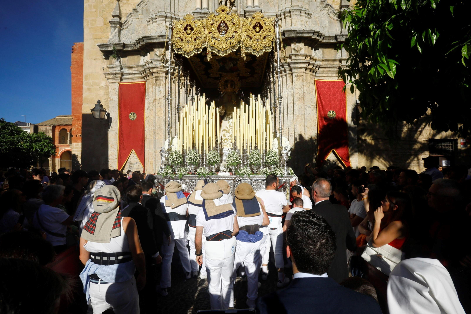 La procesión de la Hermandad del Huerto de Córdoba, en imágenes.