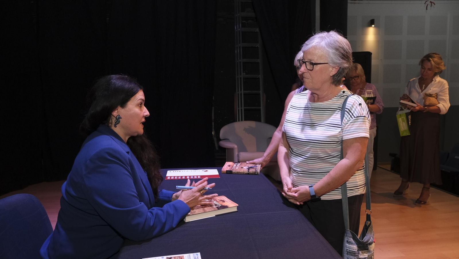 Las imágenes del Diario de los Libros con la escritora Rosario Raro