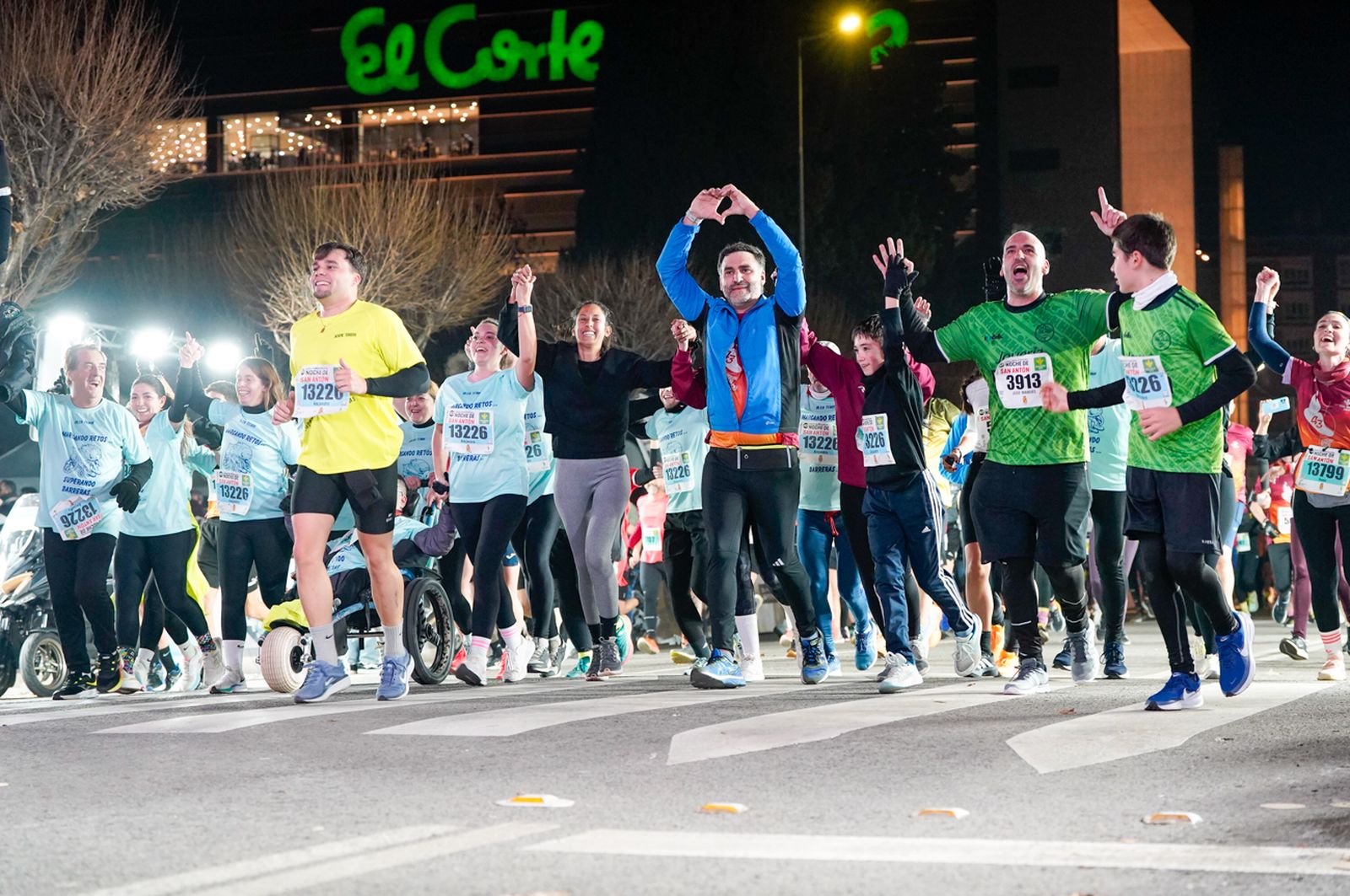 En imágenes: búscate en tu llegada a meta de la Carrera de San Antón 2026 (17)