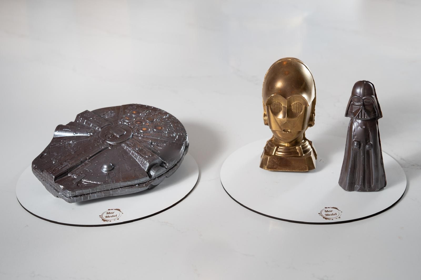 Tarta Escultura Halcón Milenario rellena de Tarta Sacher