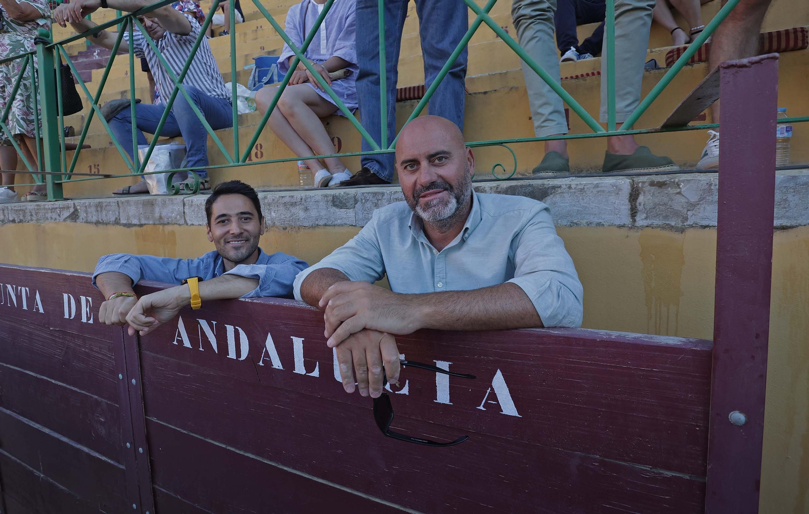 Búscate en la Plaza de Toros 'El Arenal' durante la novilla mixta con picadores del sábado de la Feria de La Línea