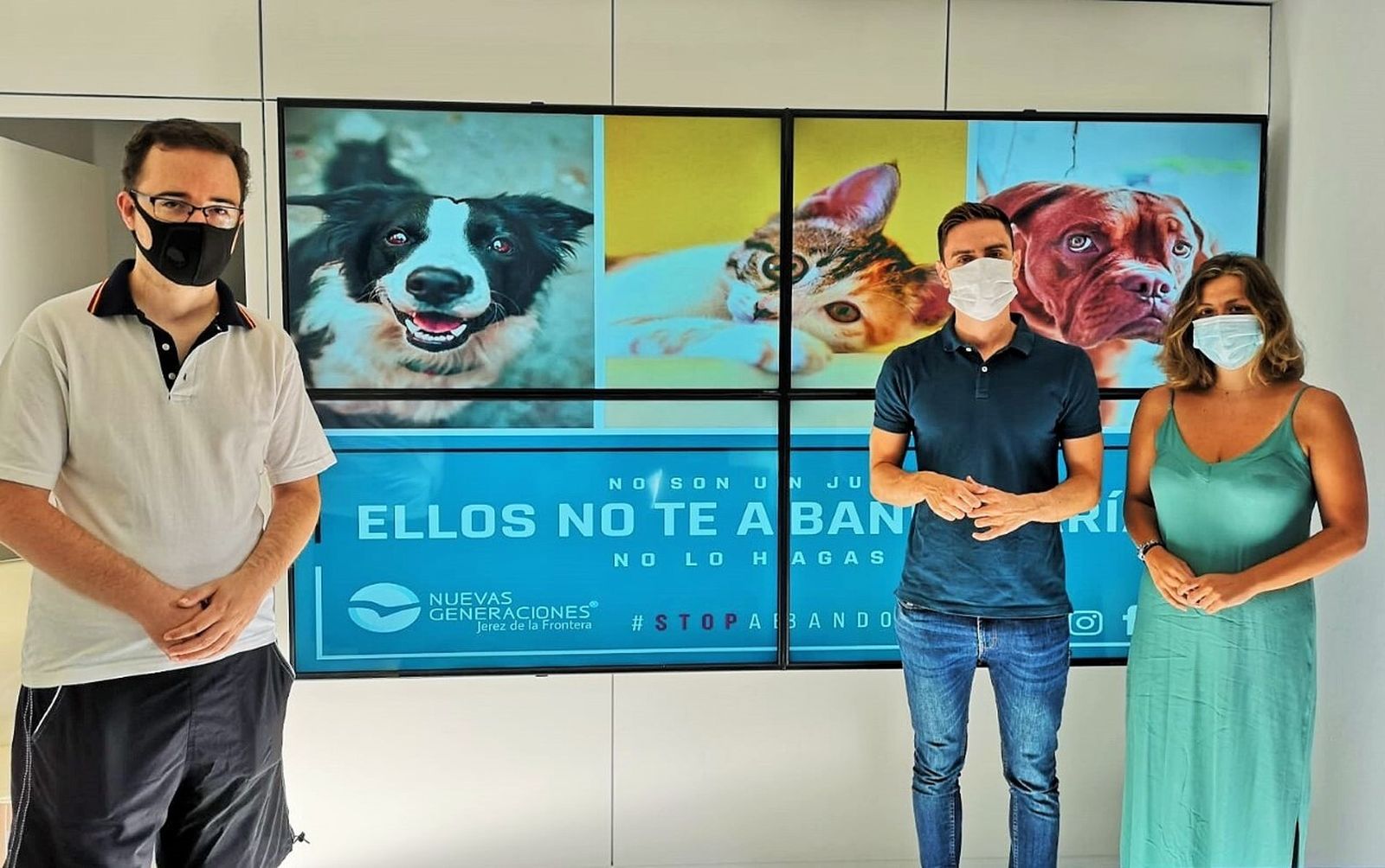 Los miembros de Nuevas Generaciones durante la presentación de la campaña