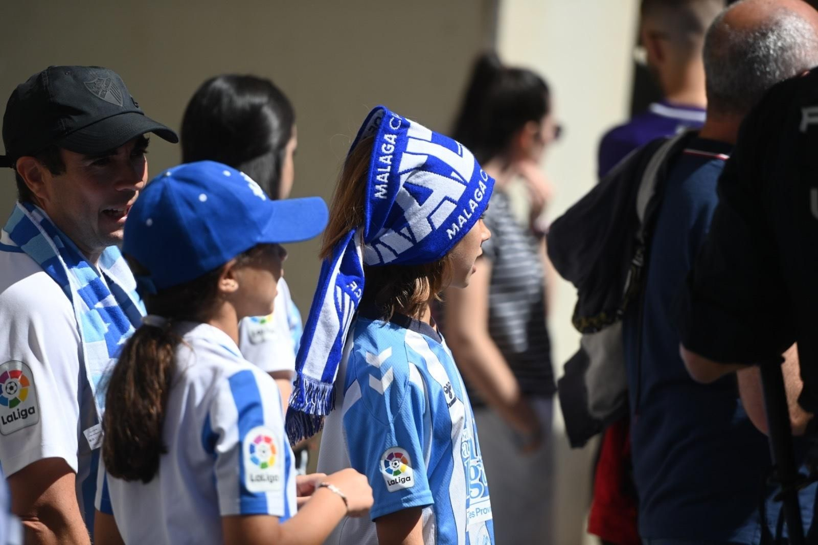 Las fotos del recibimiento de la afición antes del Málaga CF - Cartagena