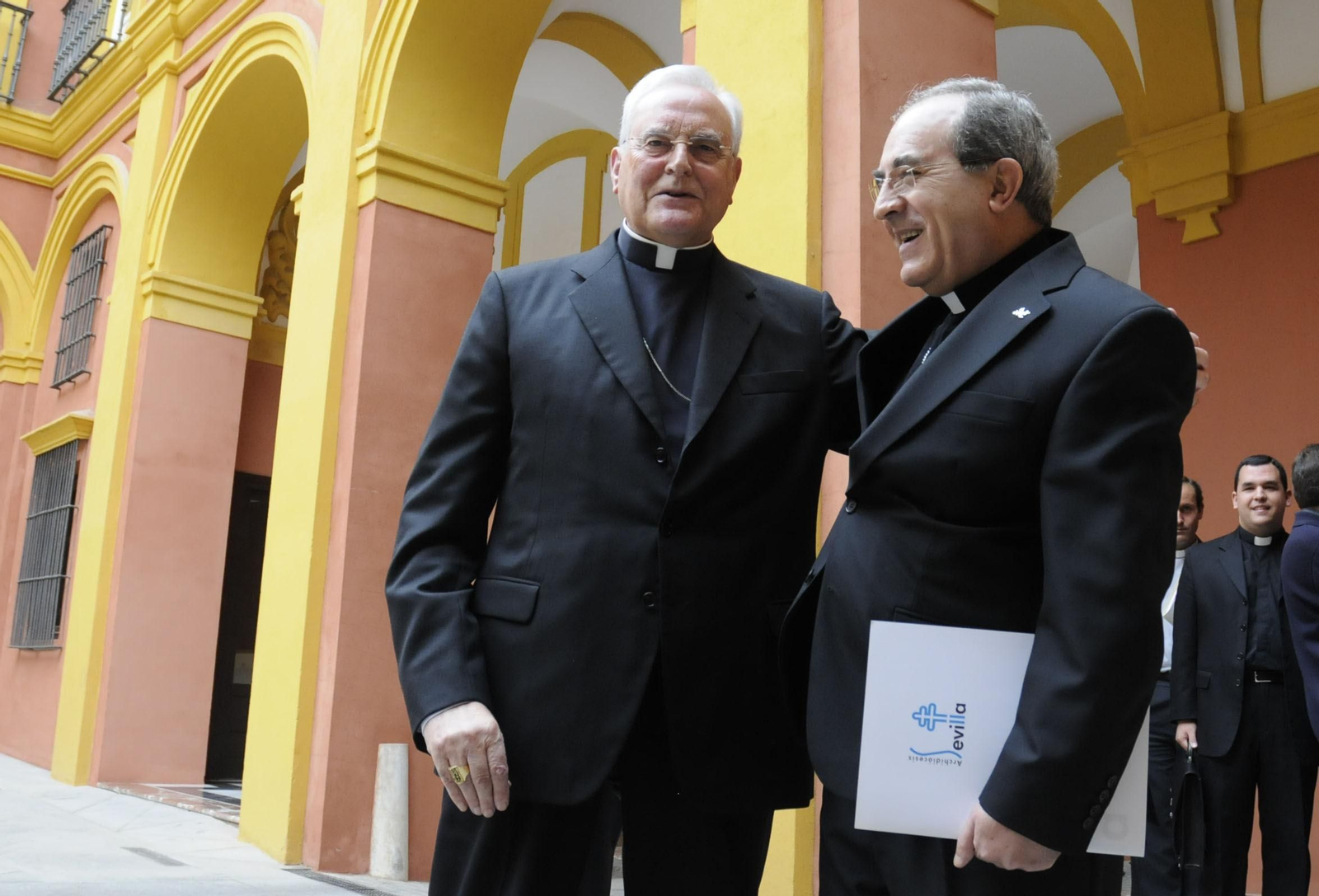 Imágenes del Cardenal Carlos Amigo Vallejo