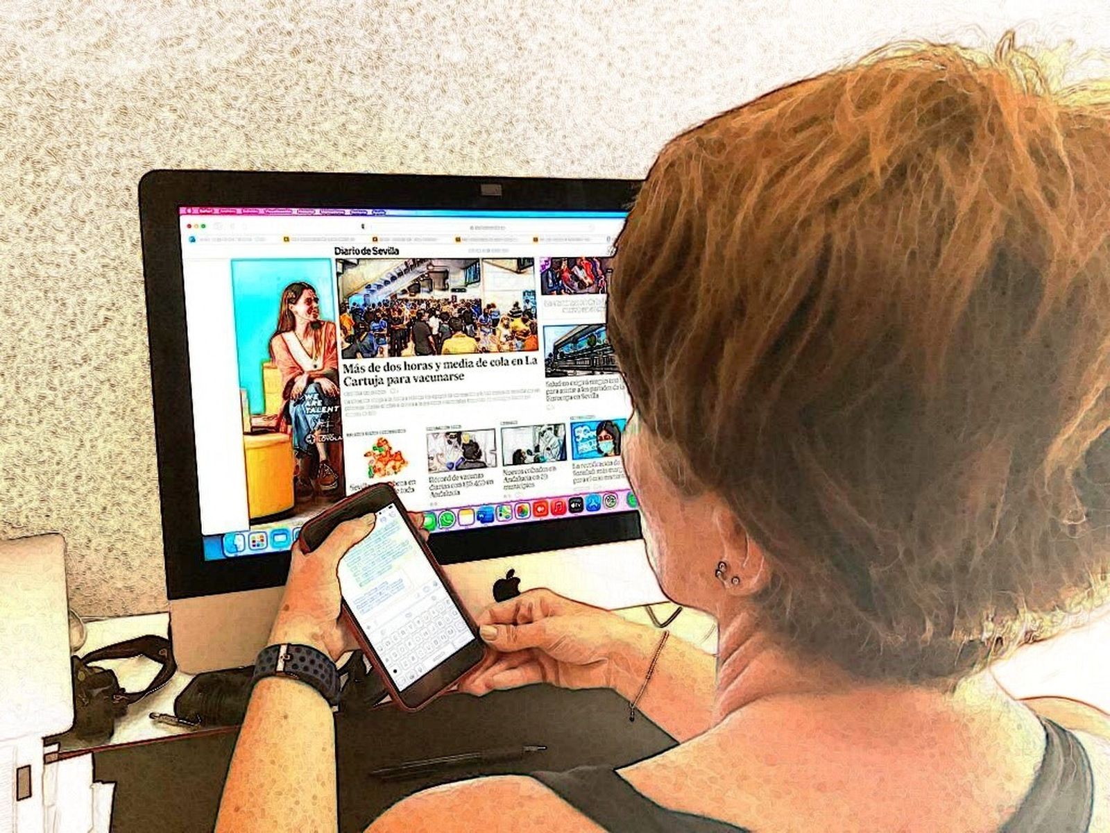 Una mujer envía mensajes a través de la aplicación Whatsapp.