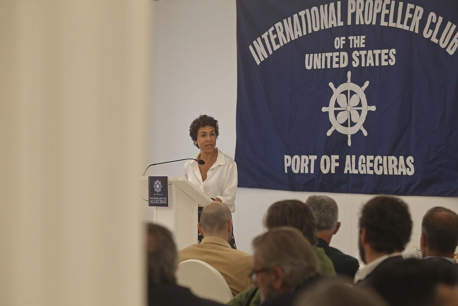 Fotos de la conferencia de Isabel Pardo de Vera en el Propeller Club Algeciras