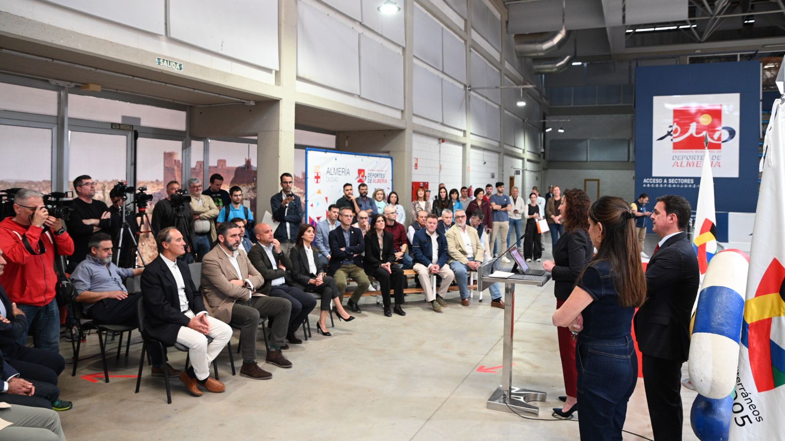 A la presentación acudieron algunos de los protagonistas de aquella cita internacional
