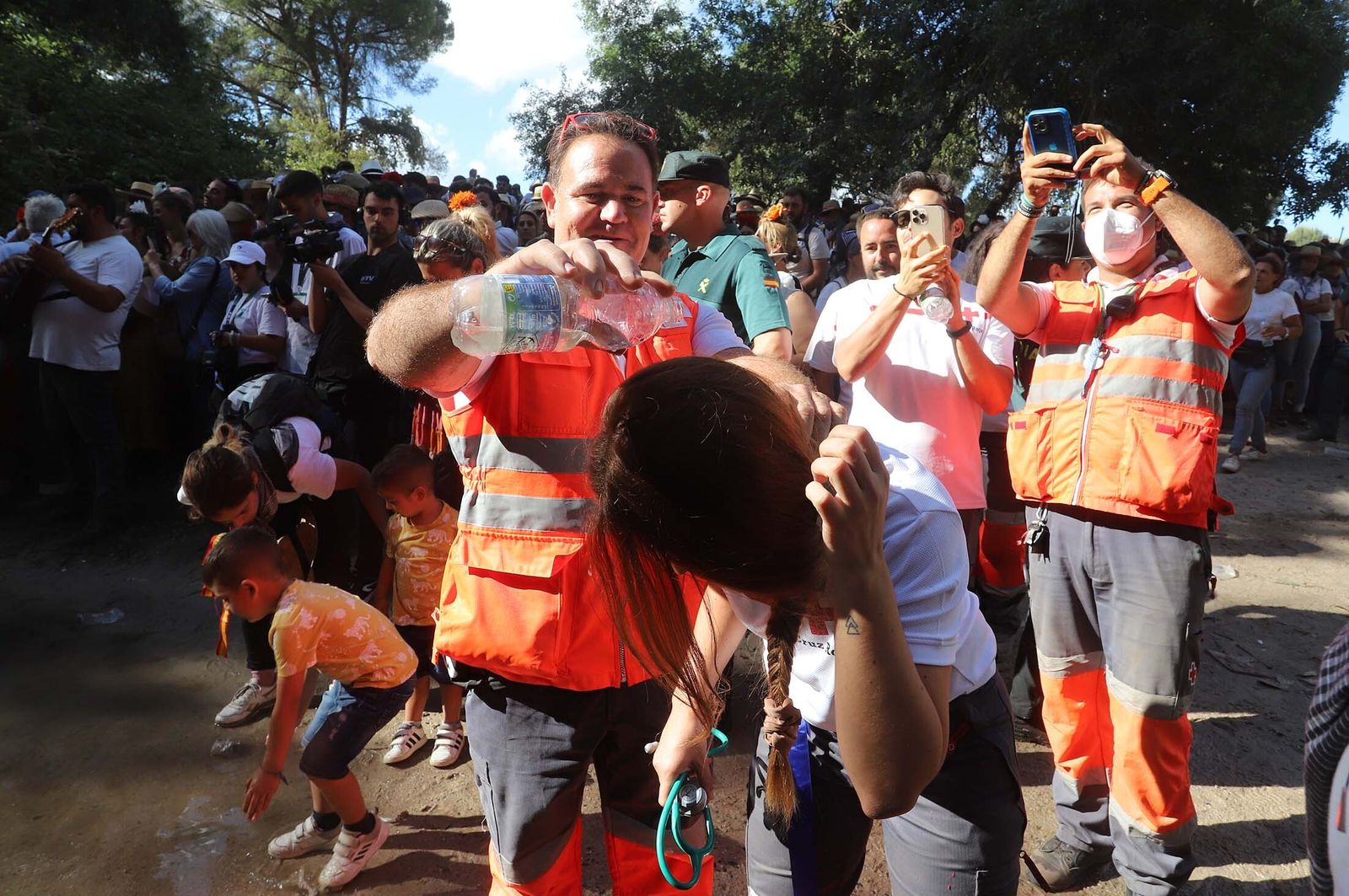 Imágenes de la Hermandad de Huelva a su paso por El Charco