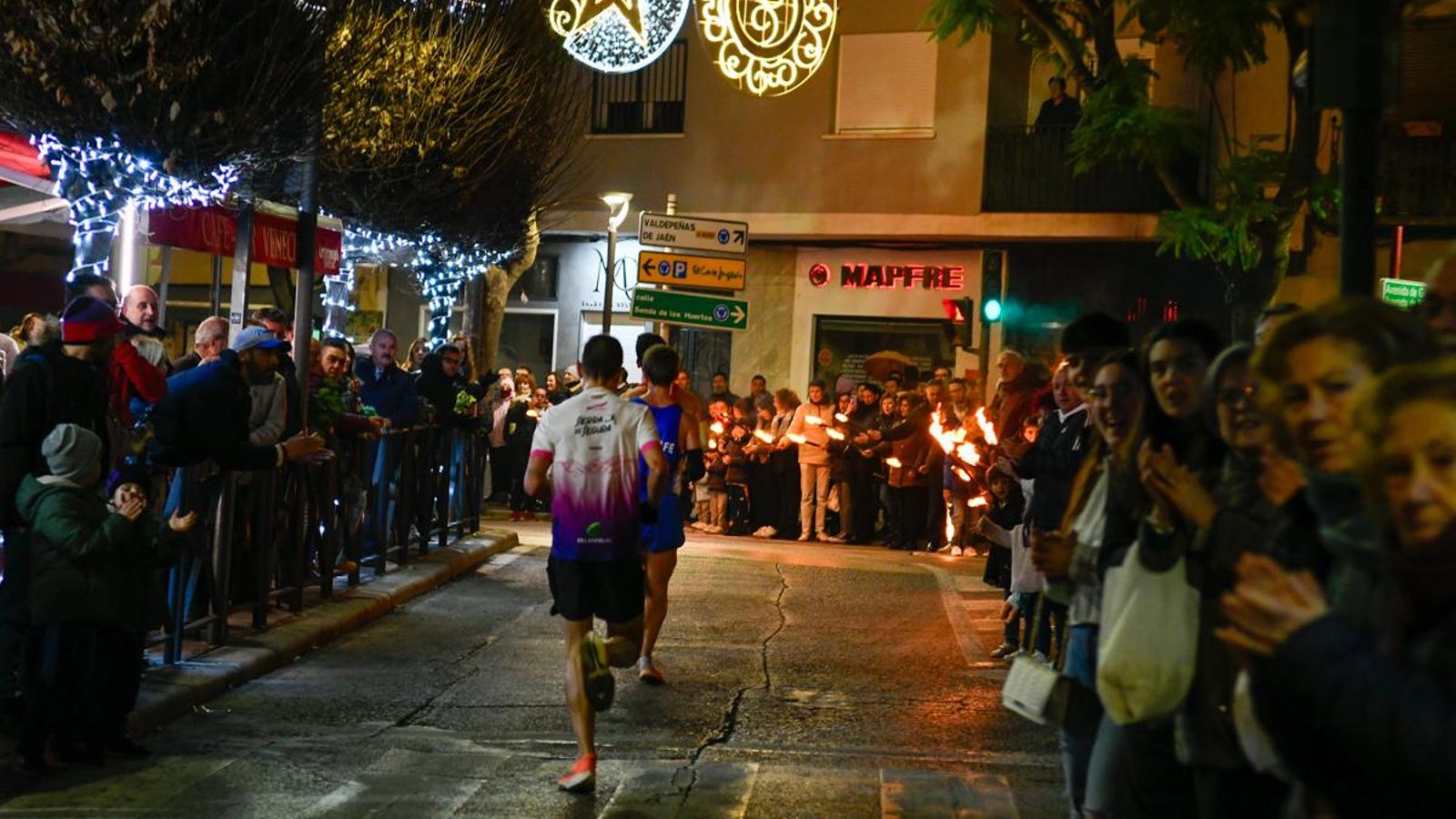 En imágenes: la élite del atletismo mundial despliega su calidad en la Carrera de San Antón de Jaén