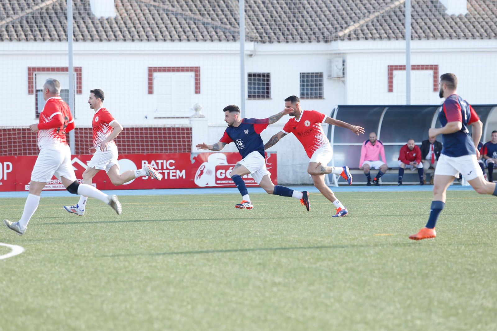 Las fotos del homenaje al exfutbolista sanroqueño Armando Hernández