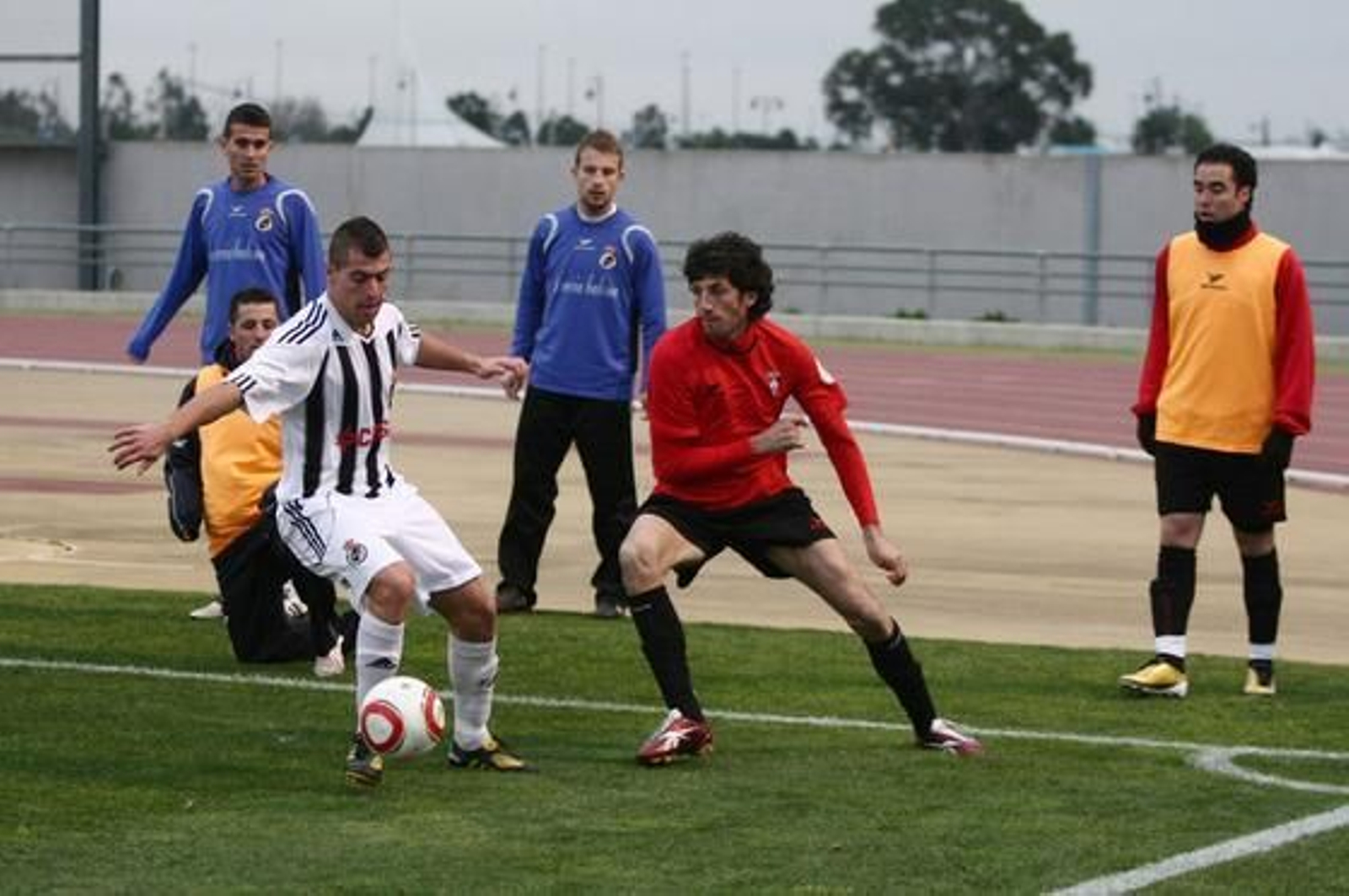 La Balona gana en Ayamonte y se pone líder provisional a la espera de lo que haga el Pozoblanco./Fotos:Alberto Domínguez

Foto: Alberto Dominguez