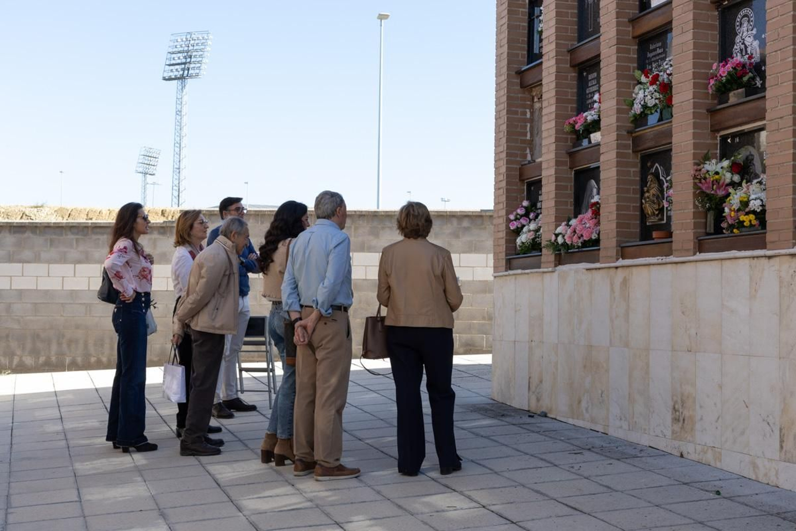Día de Los Santos en el cementerio de San Fernando y San Eufrasio de Jaén, en imágenes