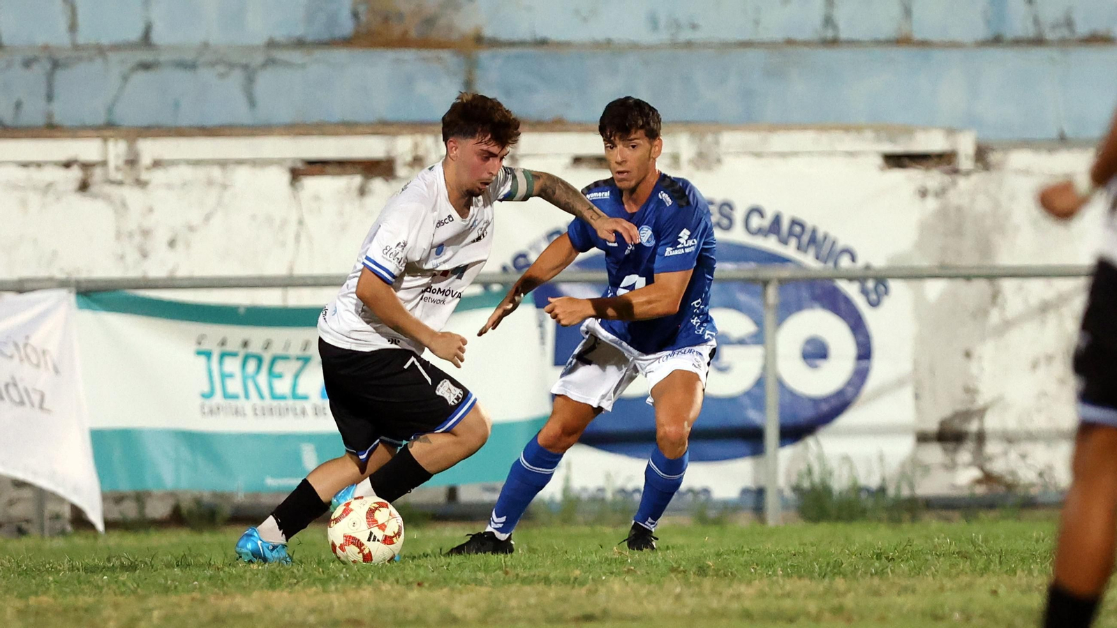 Imágenes del Trofeo de la Copa y la Venencia entre el Jerez Industrial y el Xerez DFC