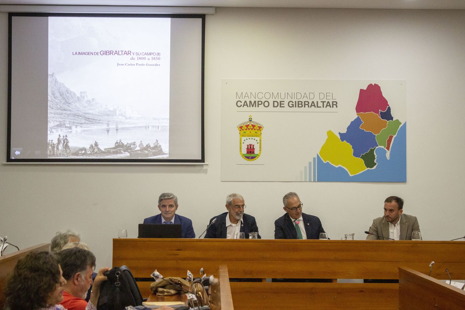 Fotos de la presentación del libro 'La imagen de Gibraltar y su Campo (II). De 1800 a 1850'.
