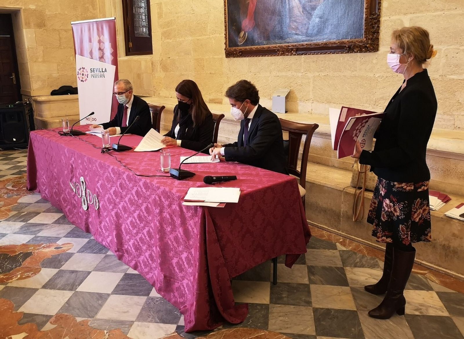 Un momento de la firma del convenio para la quinta edición del Plan Integra.